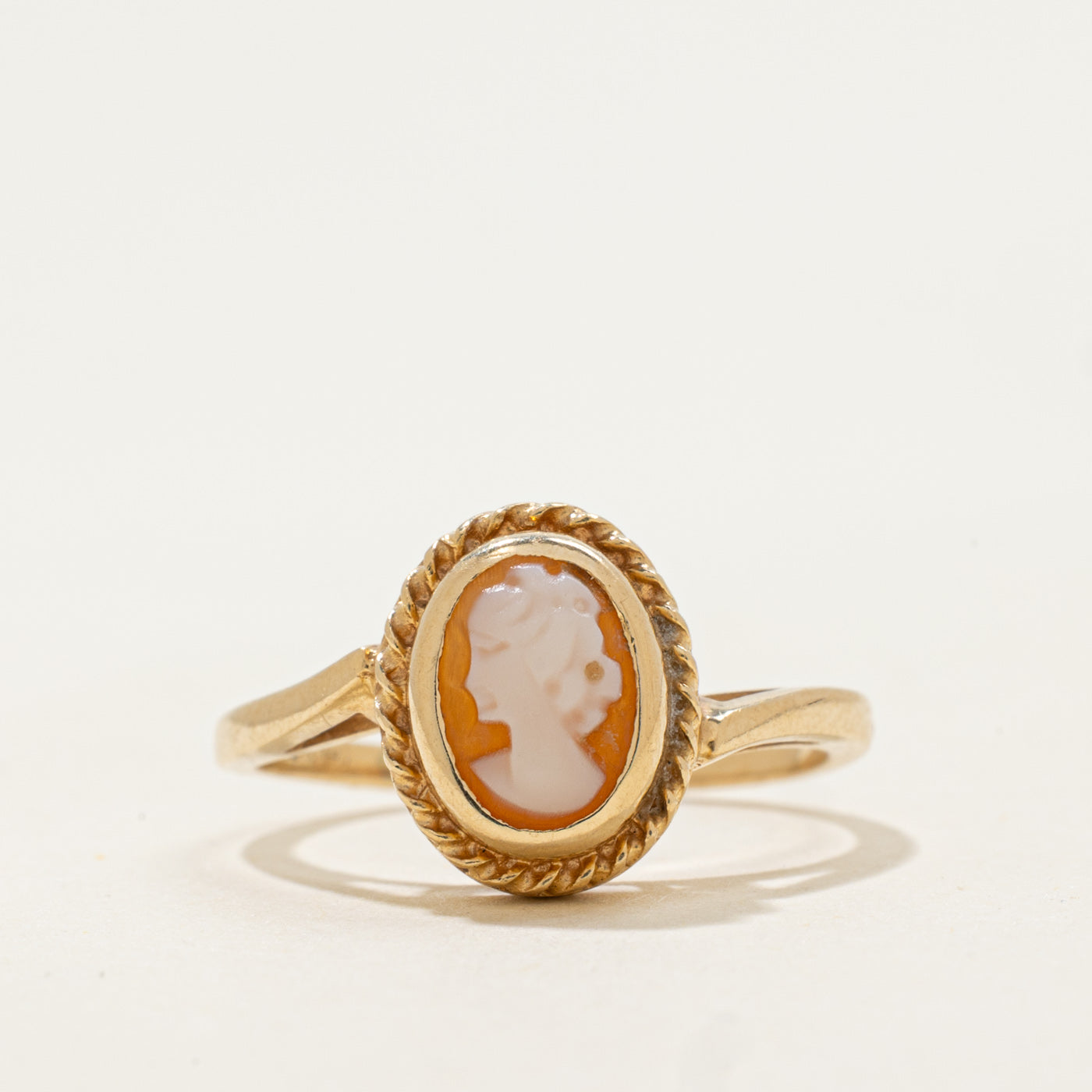 10k Shell Cameo Ring | 0.65ct | SZ 6