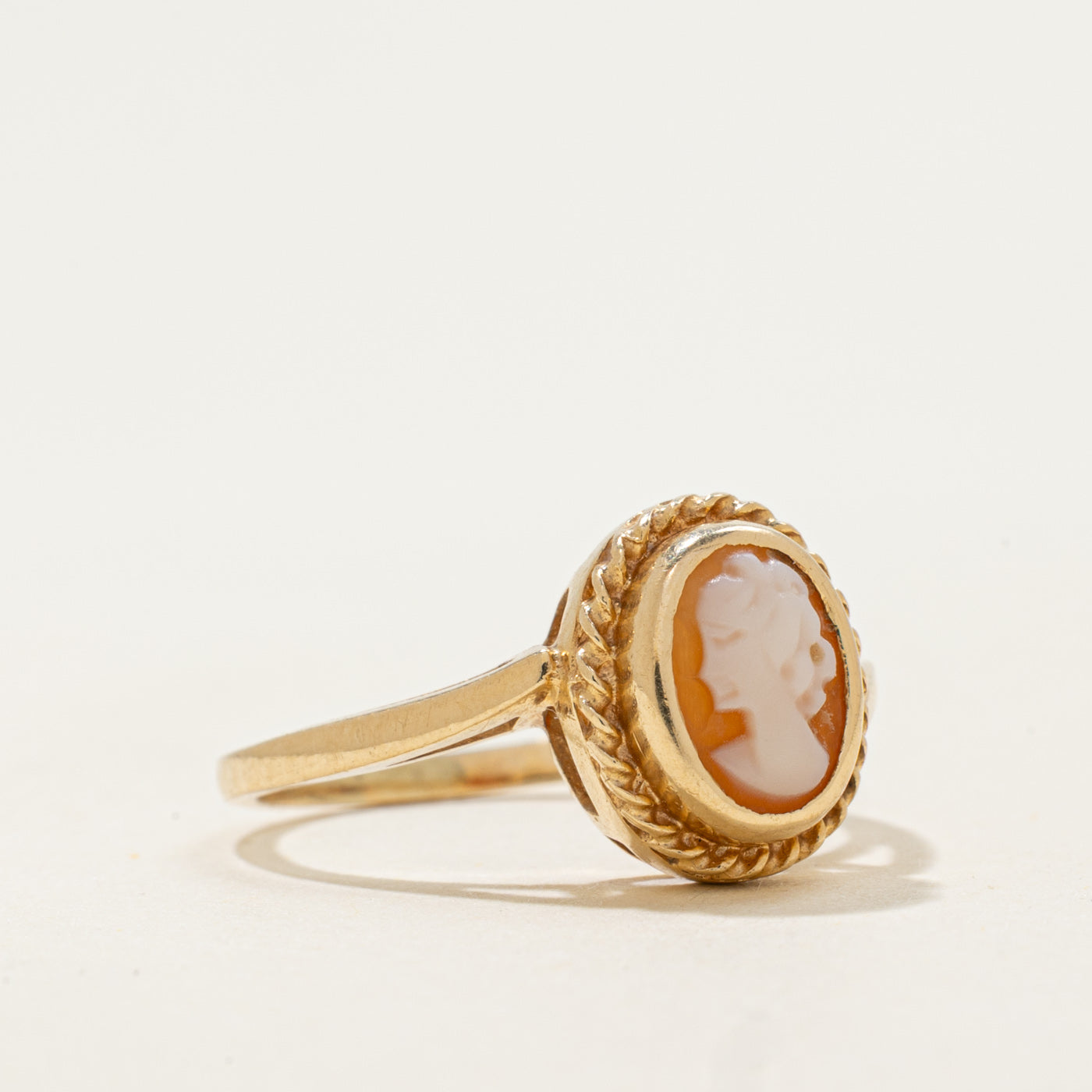 10k Shell Cameo Ring | 0.65ct | SZ 6