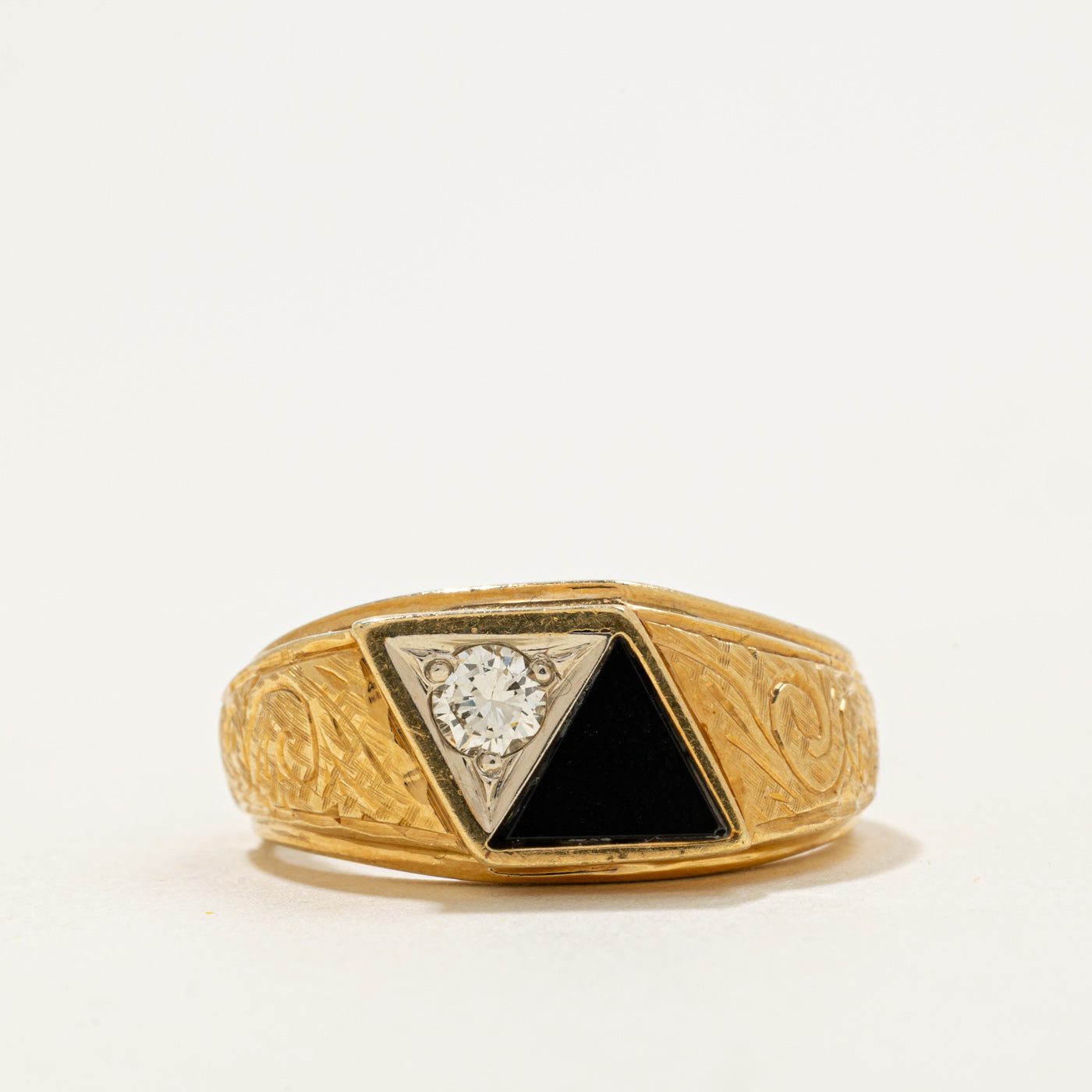 18k Geometric Onyx & Diamond Engraved Ring | 0.5ct, 0.2ct | SZ 10.25