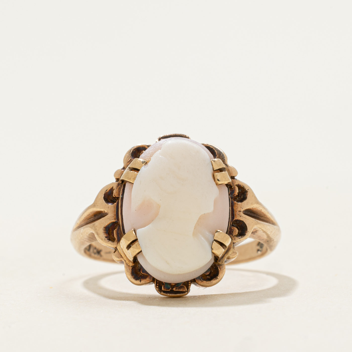 Vintage Canadian Cameo 10k Ring | 2.7 ct | SZ 6.25