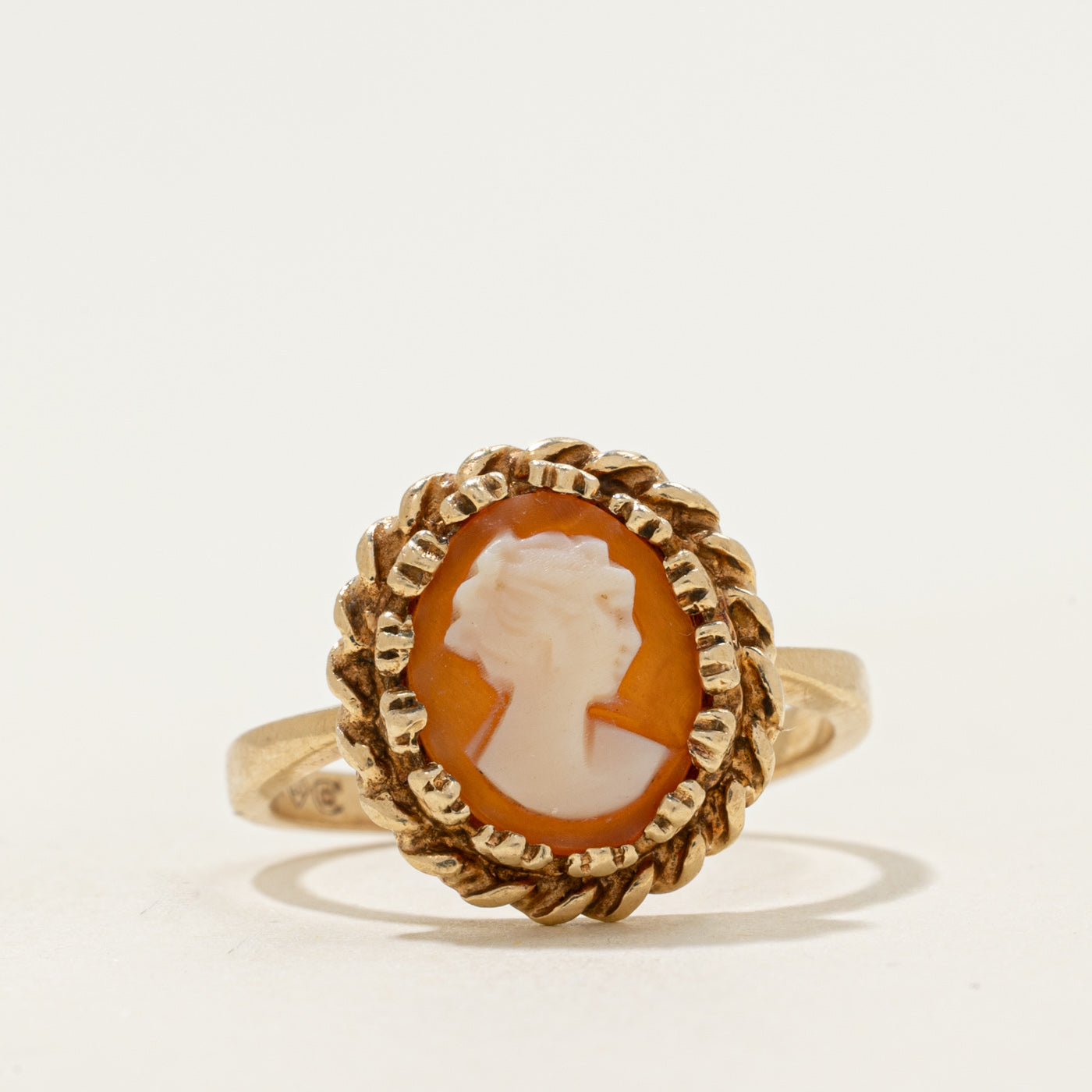 Vintage Canadian Shell Cameo 10k Ring | 1.2ct | SZ 6