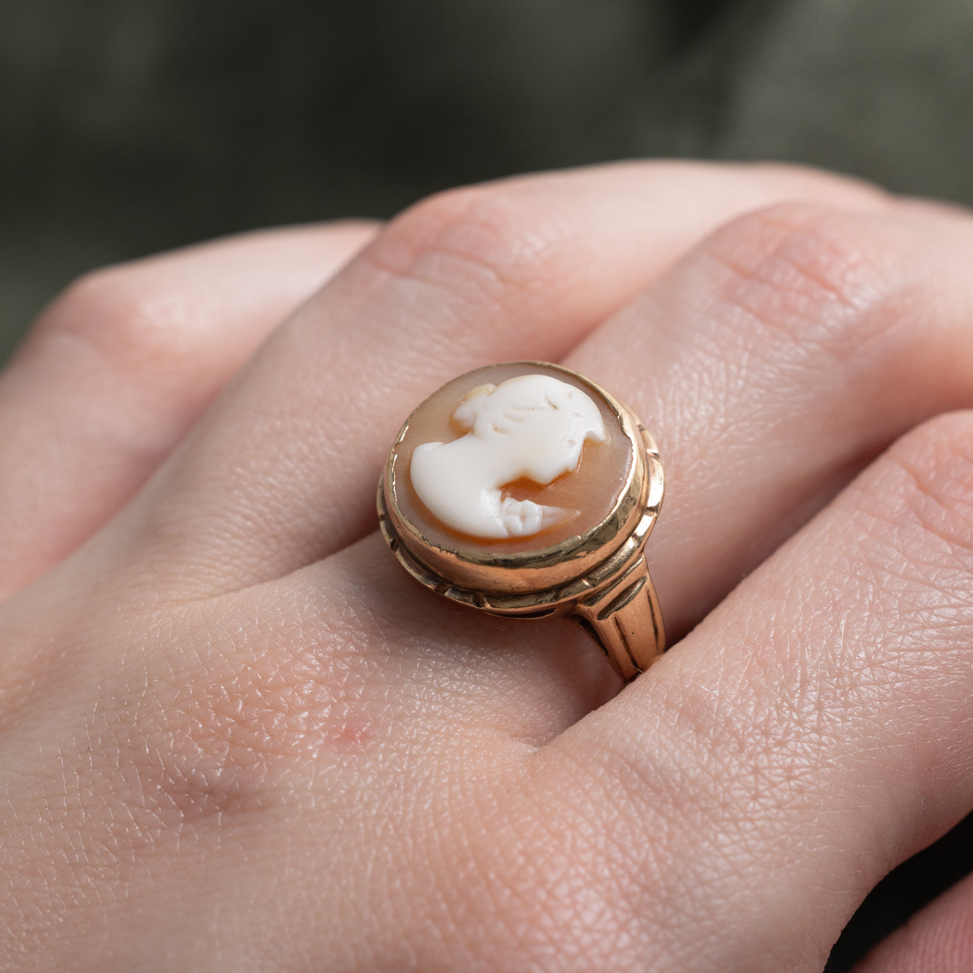 10k Shell Cameo Ring | 5.1ct | SZ 7.25