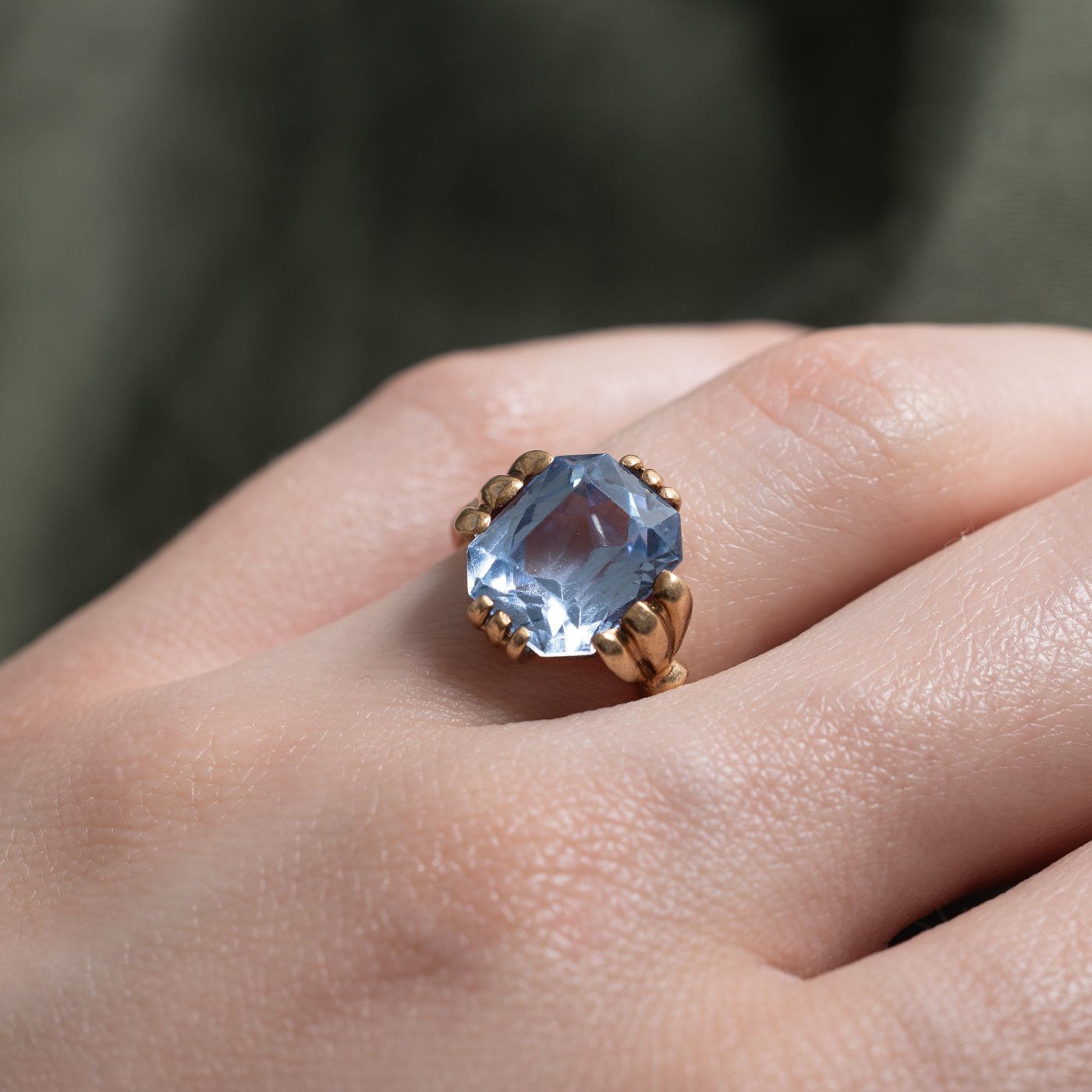 10k Claw Set Scissor Cut Synthetic Blue Spinel Ring | 5.6ct | SZ 7.5