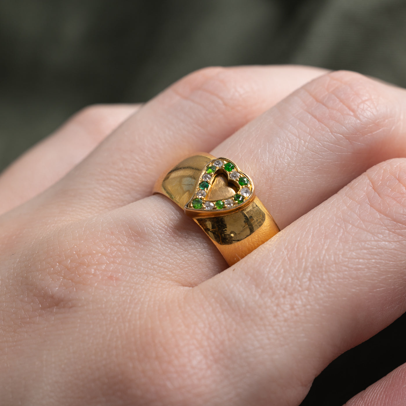 18k Green Garnet & Old Mine Cut Diamond Heart Ring | 0.08ctw, 0.09ctw | SZ 7.25