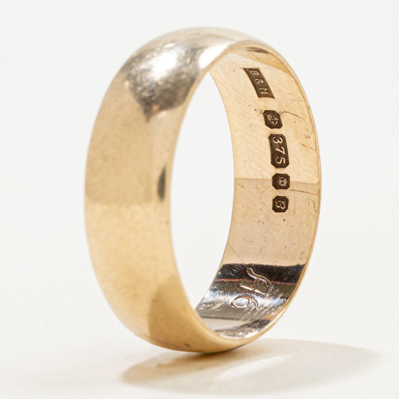 1976 London 9k Yellow Gold Band | 5.91mm | SZ 6.25