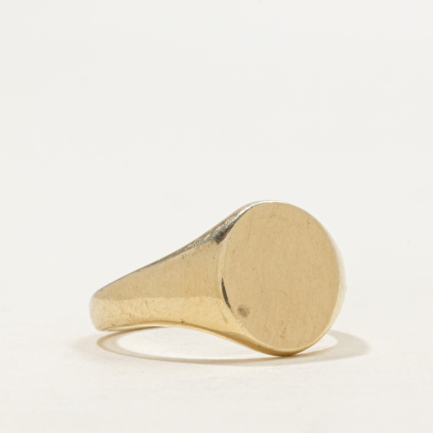 Sheffield 9k Yellow Gold Oval Signet Ring | SZ 7.75