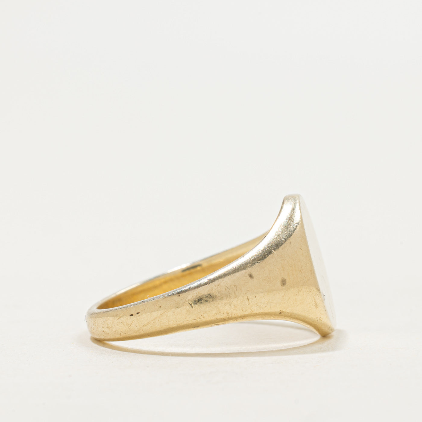 Sheffield 9k Yellow Gold Oval Signet Ring | SZ 7.75