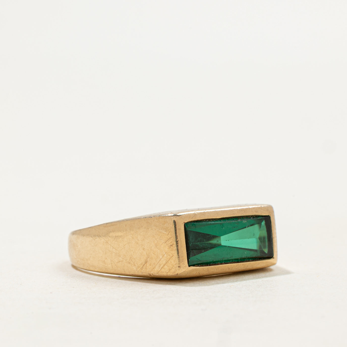 Bague chevalière en verre vert East West de Birks | 2,0 ct | Taille 10,5