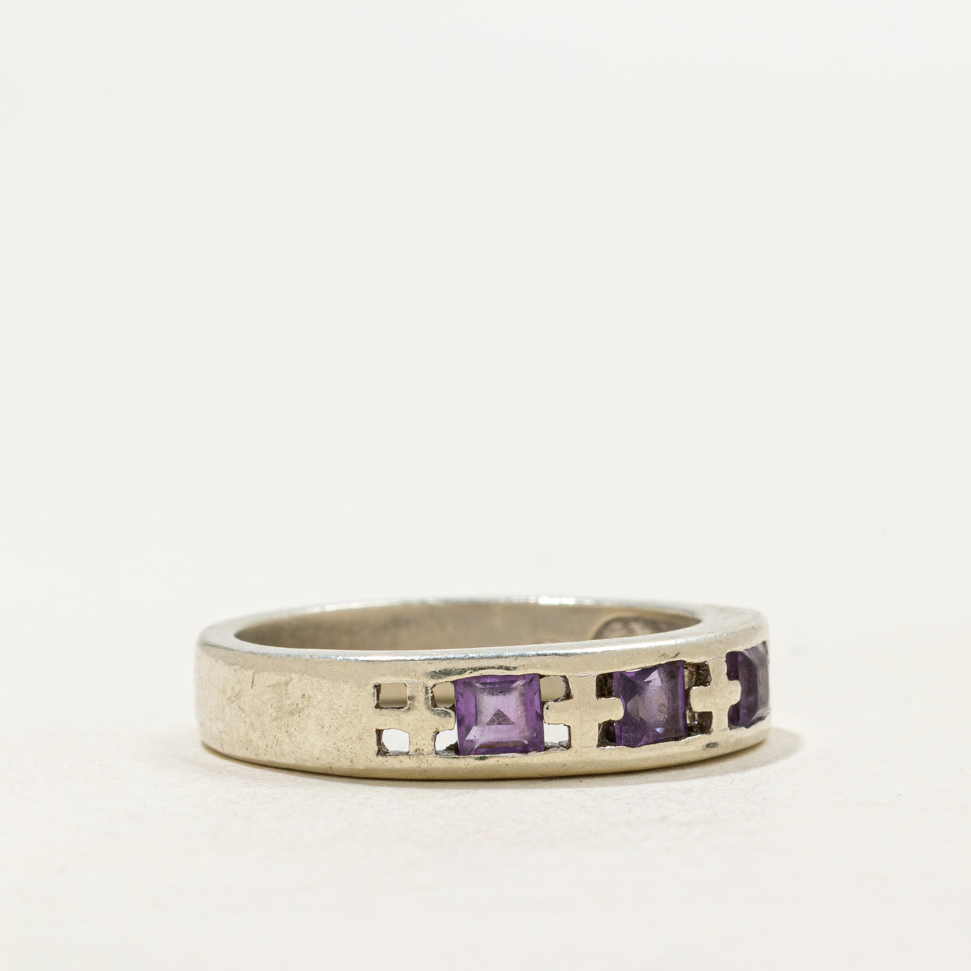 1980 London Three Stone Amethyst Openwork Band | 0.27ctw | SZ 6.5