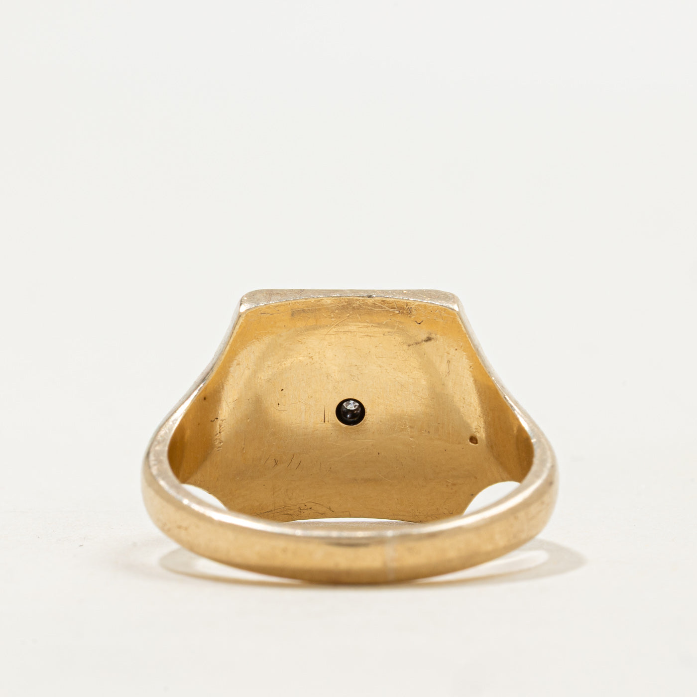Bague chevalière sertie de diamants en or 9 carats, 1964, Londres | 0,015 ct | Taille 9