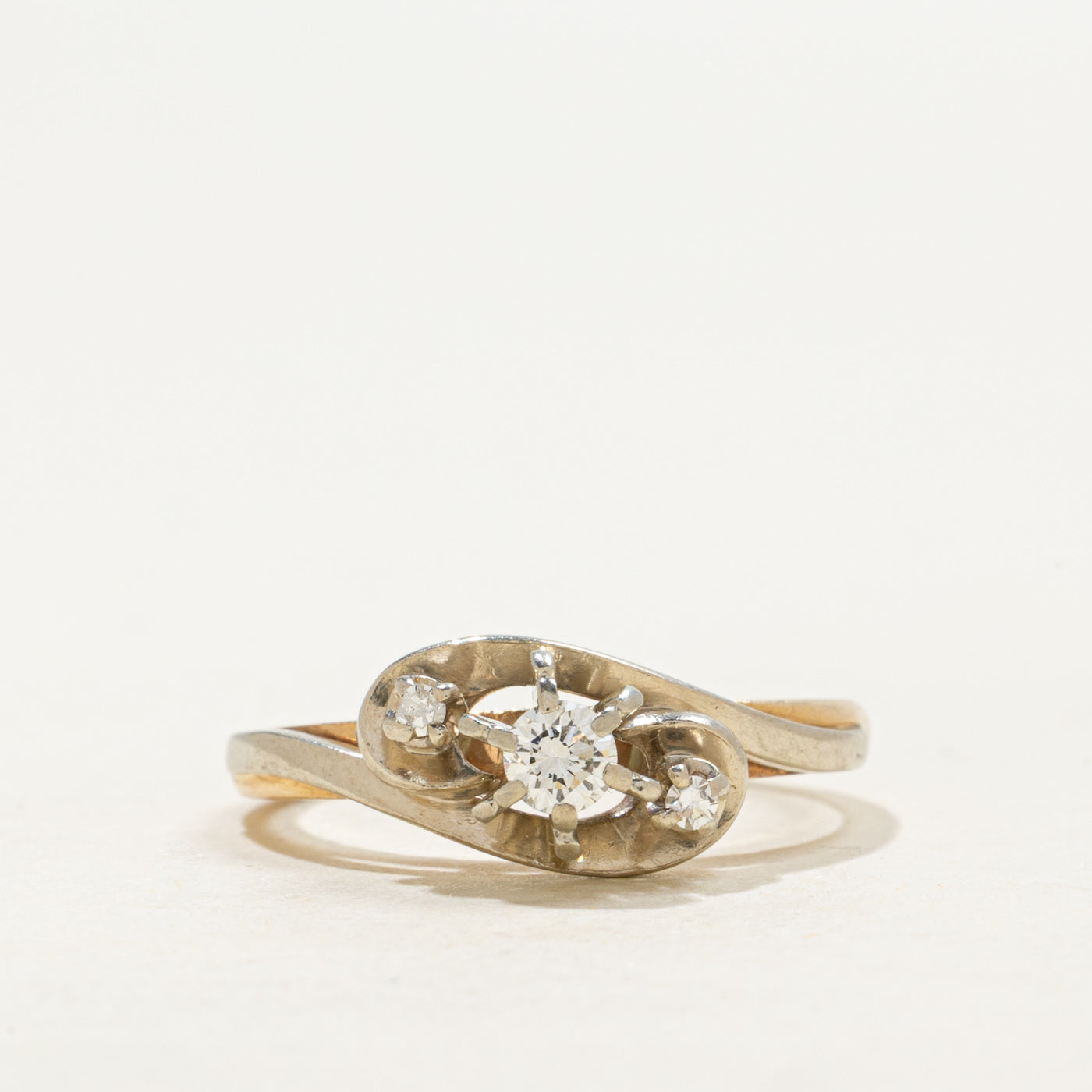 Bague vintage canadienne ornée de diamants (0,13 ct au total) | Taille 6