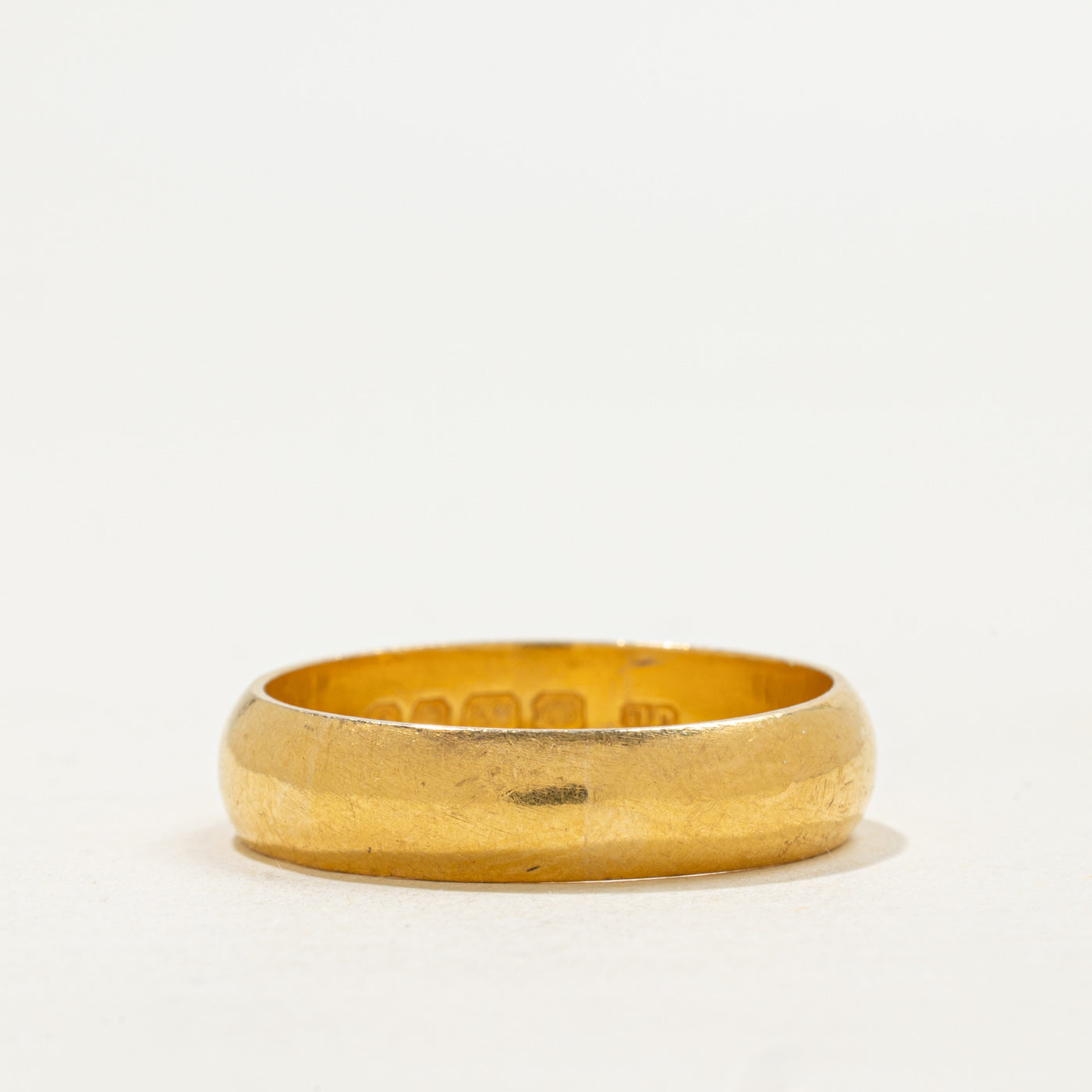 Bague en or jaune 22 carats, Londres 1961 | 8,27 mm | Taille 10,75