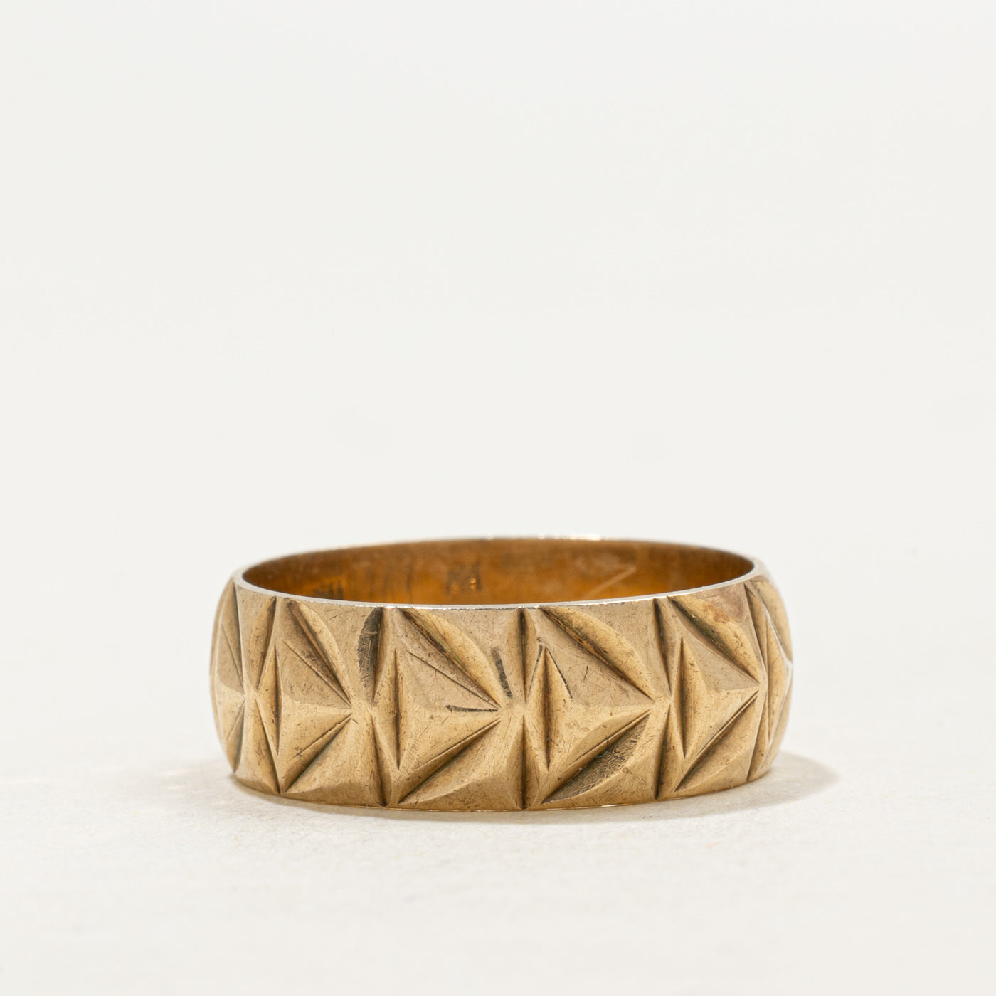 1974 London 9k Geometric Engraved Band | 6.94mm | SZ 7