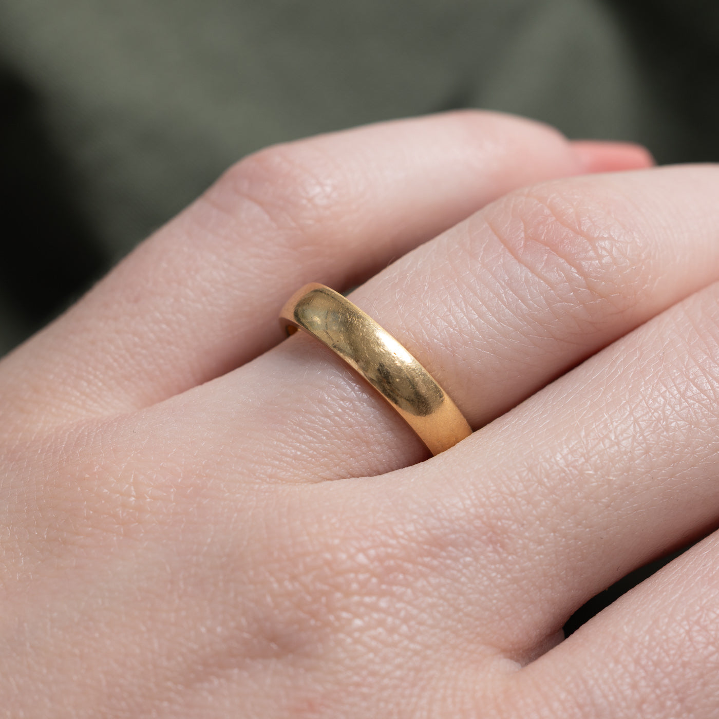 Vintage Pseudo Hallmarked 18k Yellow Gold Band | 4.05mm | SZ 6