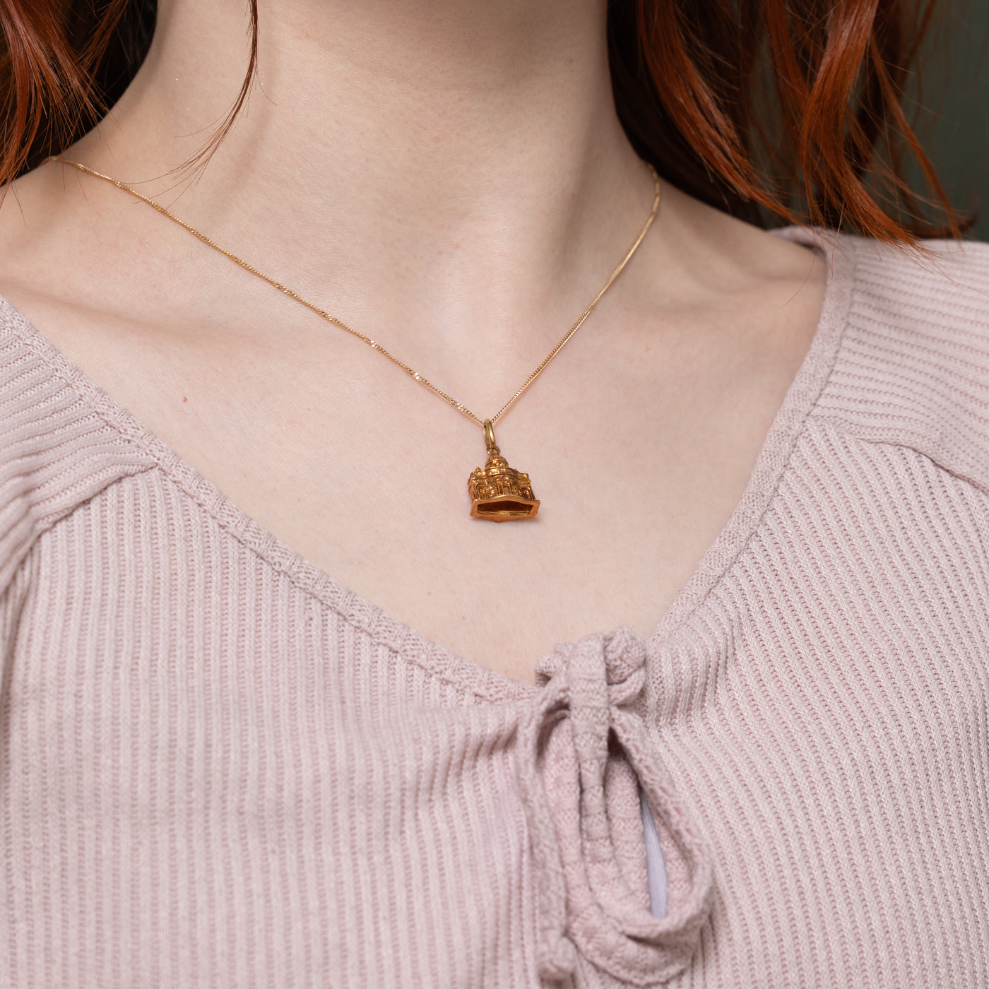 18k St. Peter's Basilica Charm