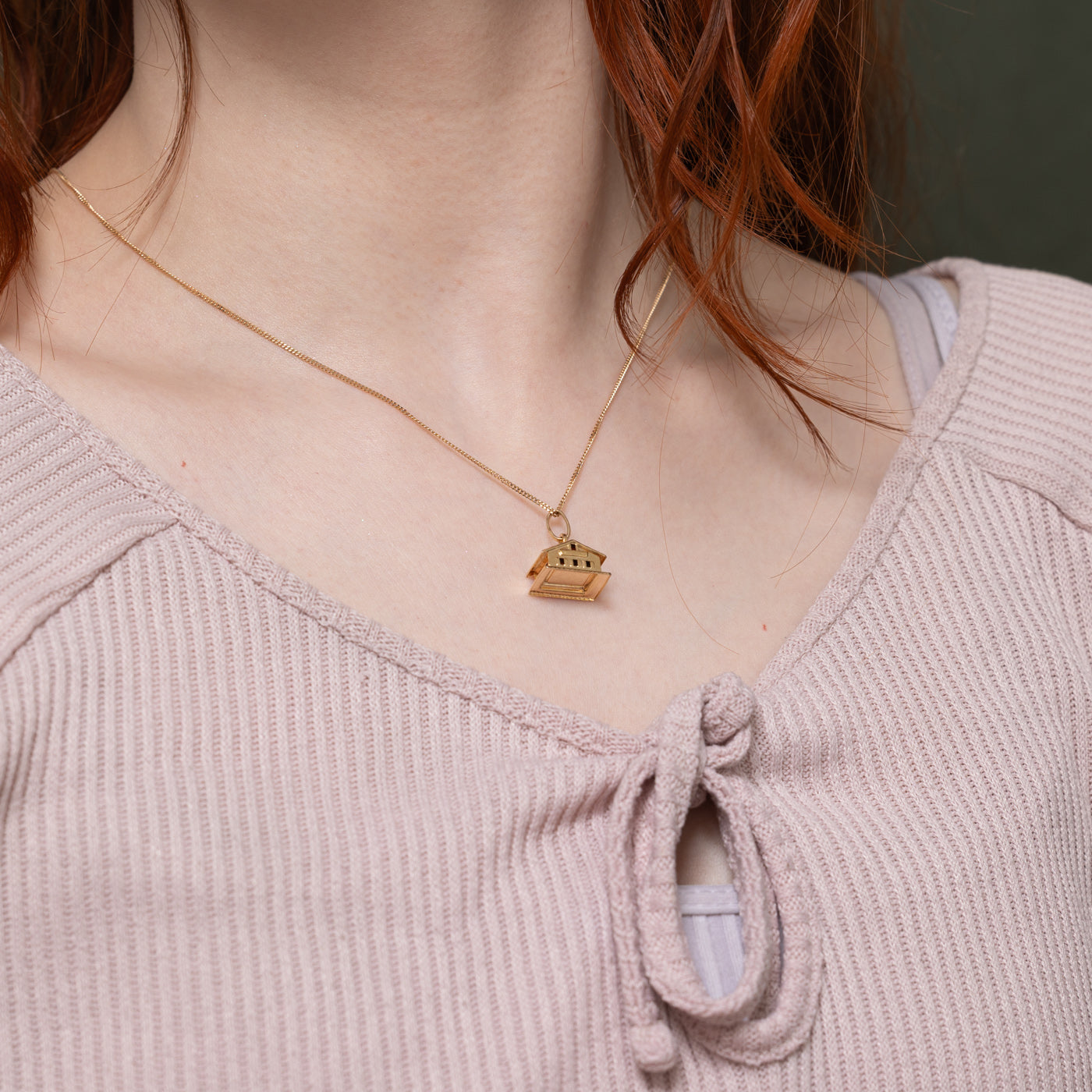 10k House Pendant