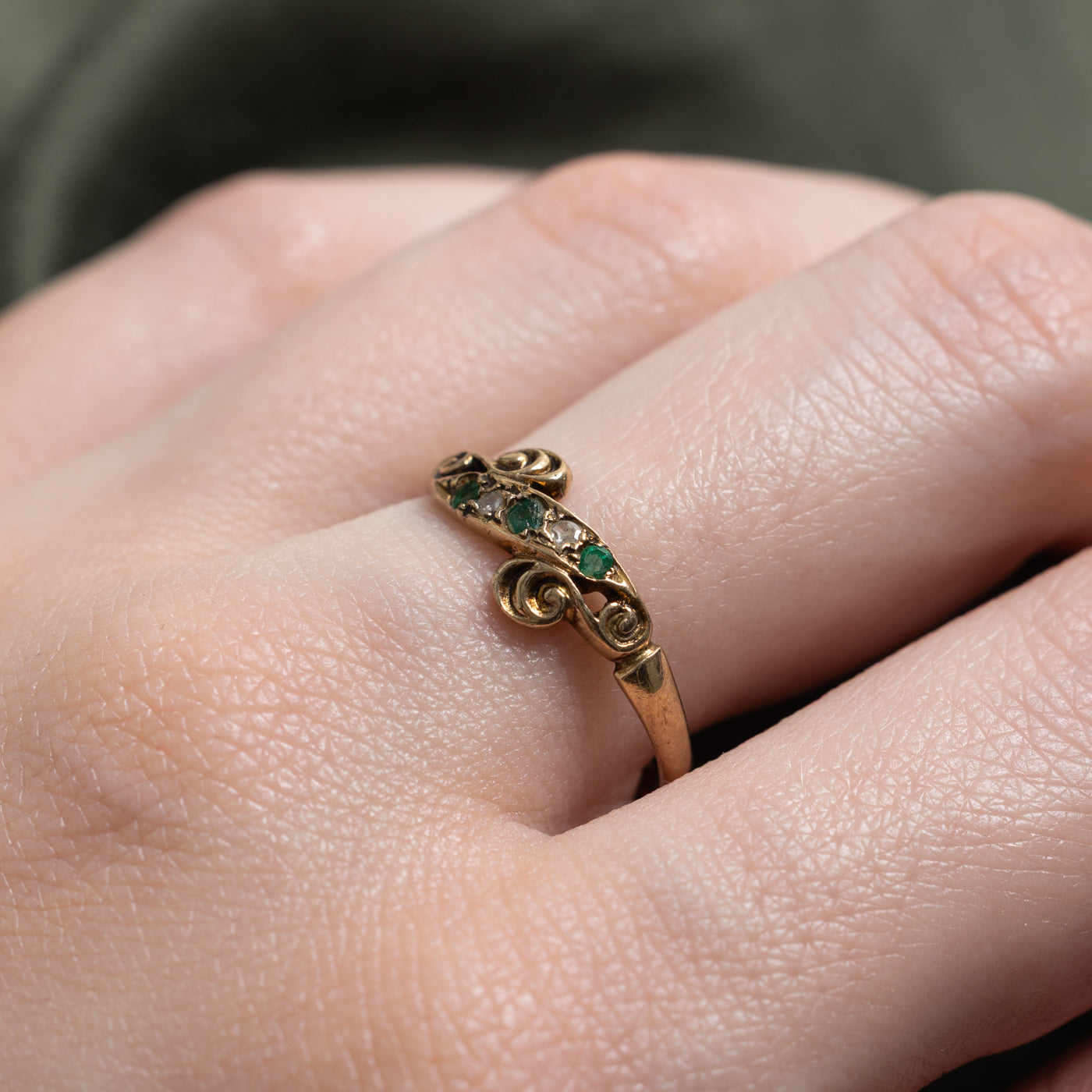 Antique Emerald & Diamond Scroll Ring | 0.10ctw 0.03ctw | SZ 8