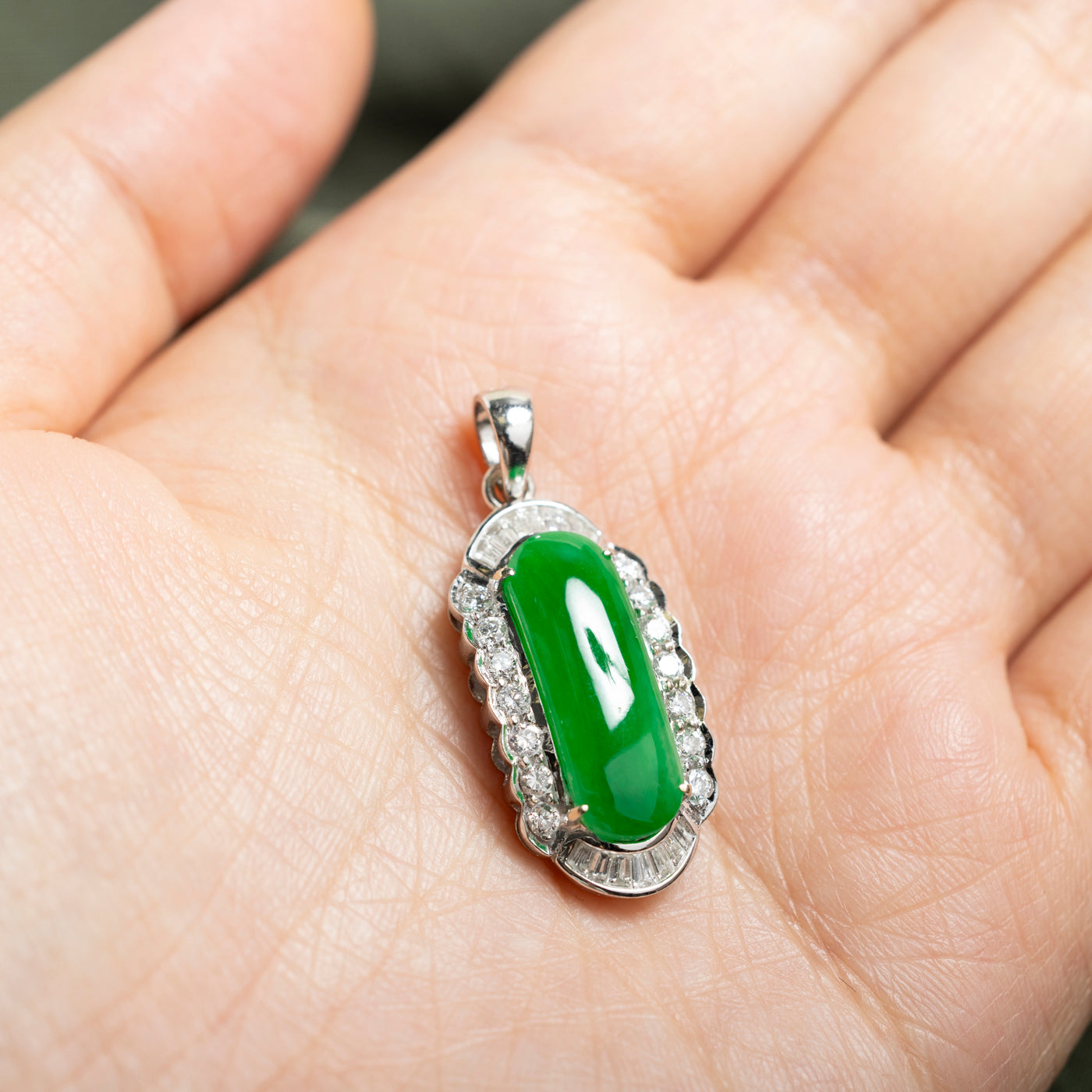 18k Jadeite & Diamond Scalloped Halo Pendant | 4ct, 0.91ctw
