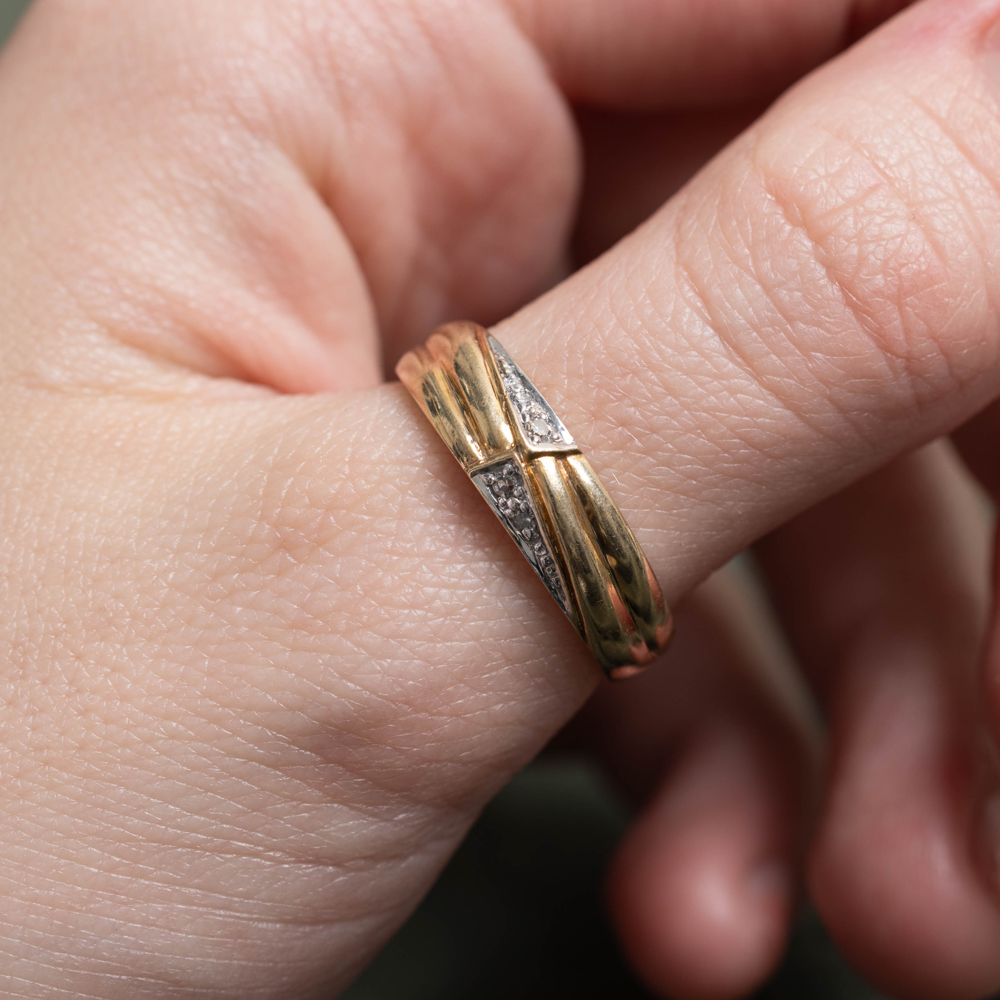Gold Diamond Grooved Band | SZ 10
