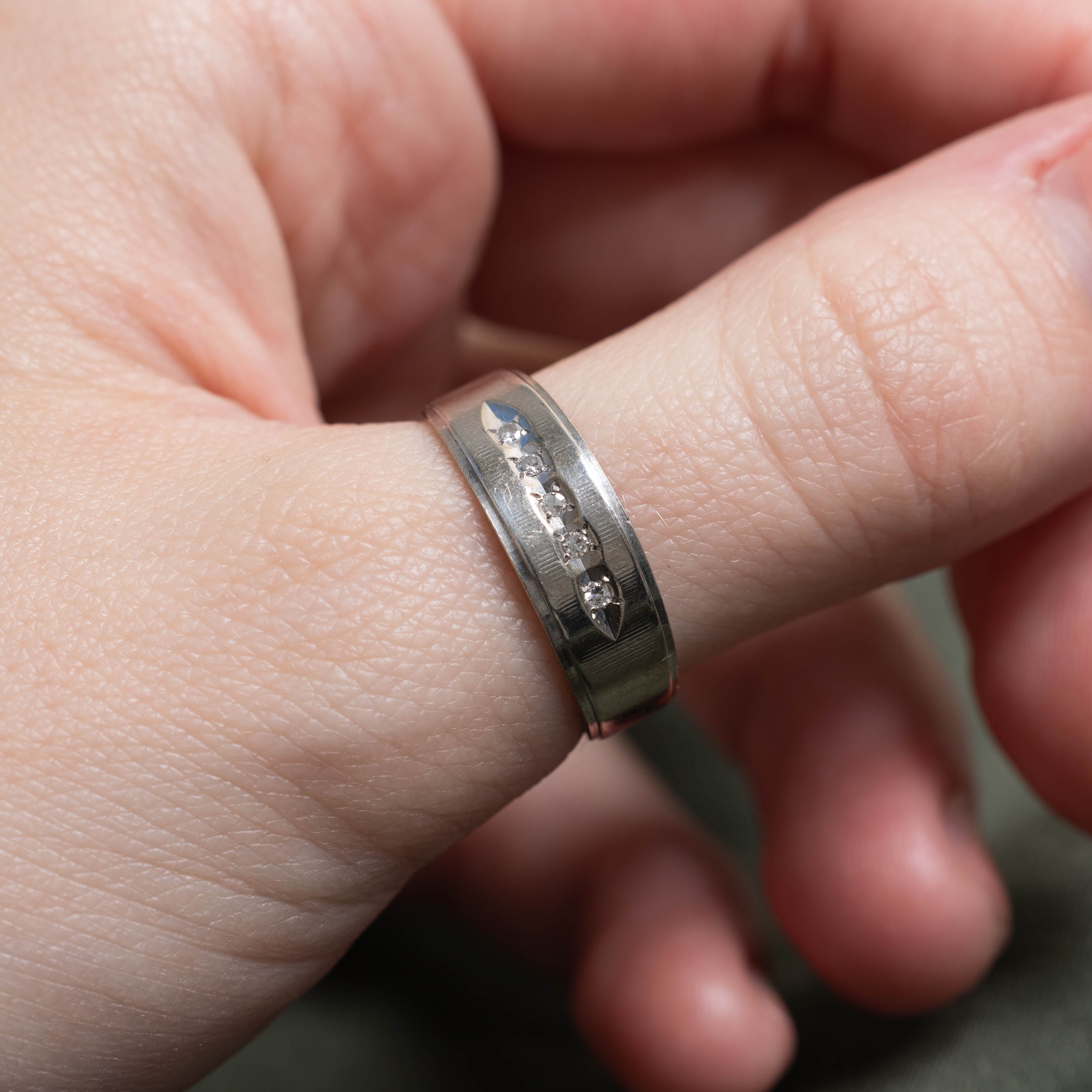 10k Five Stone Diamond Band | SZ 8.75