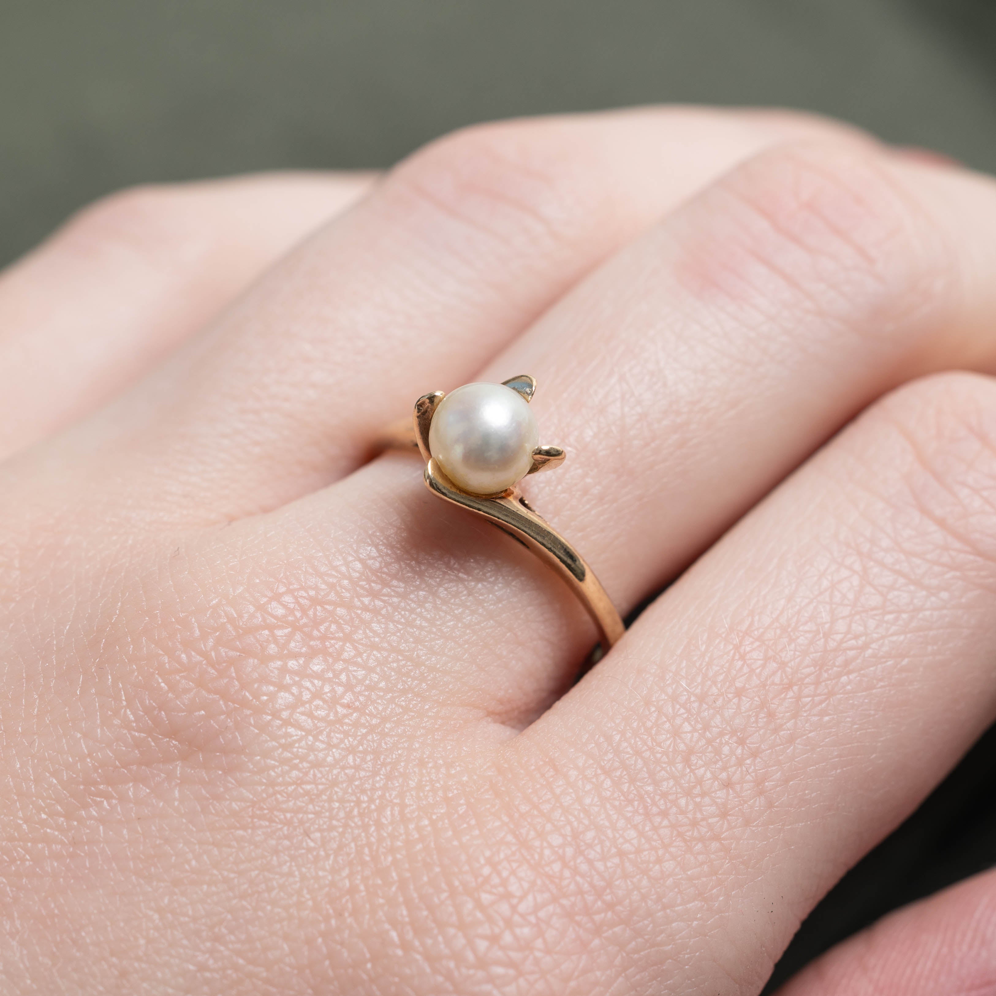14k Solitaire Pearl Bypass Ring | SZ 7.25