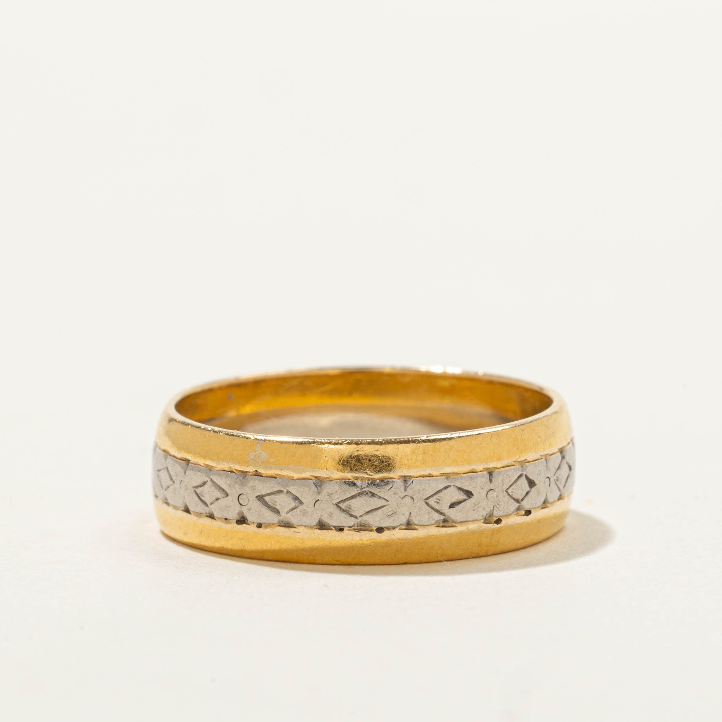 22k Two Tone Engraved Band | 6.05mm | SZ 7.5
