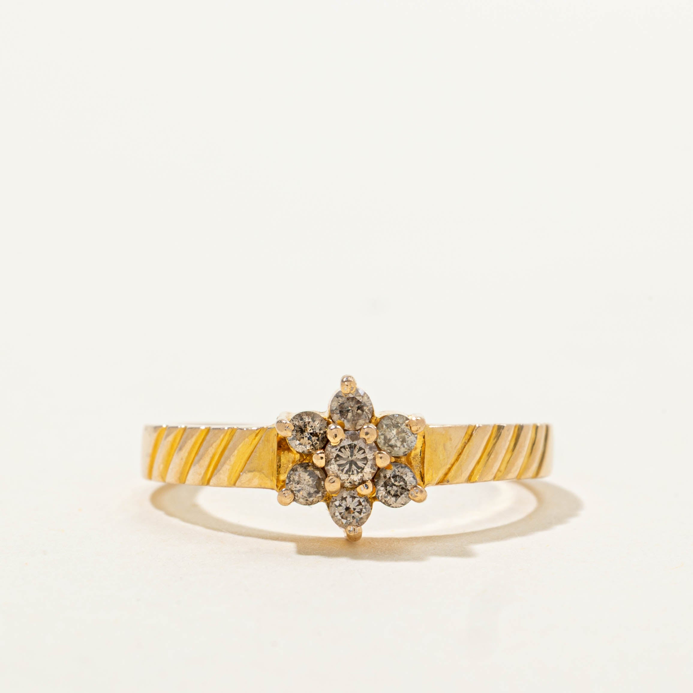 18k Diamond Floral Cluster Grooved Ring | SZ 6