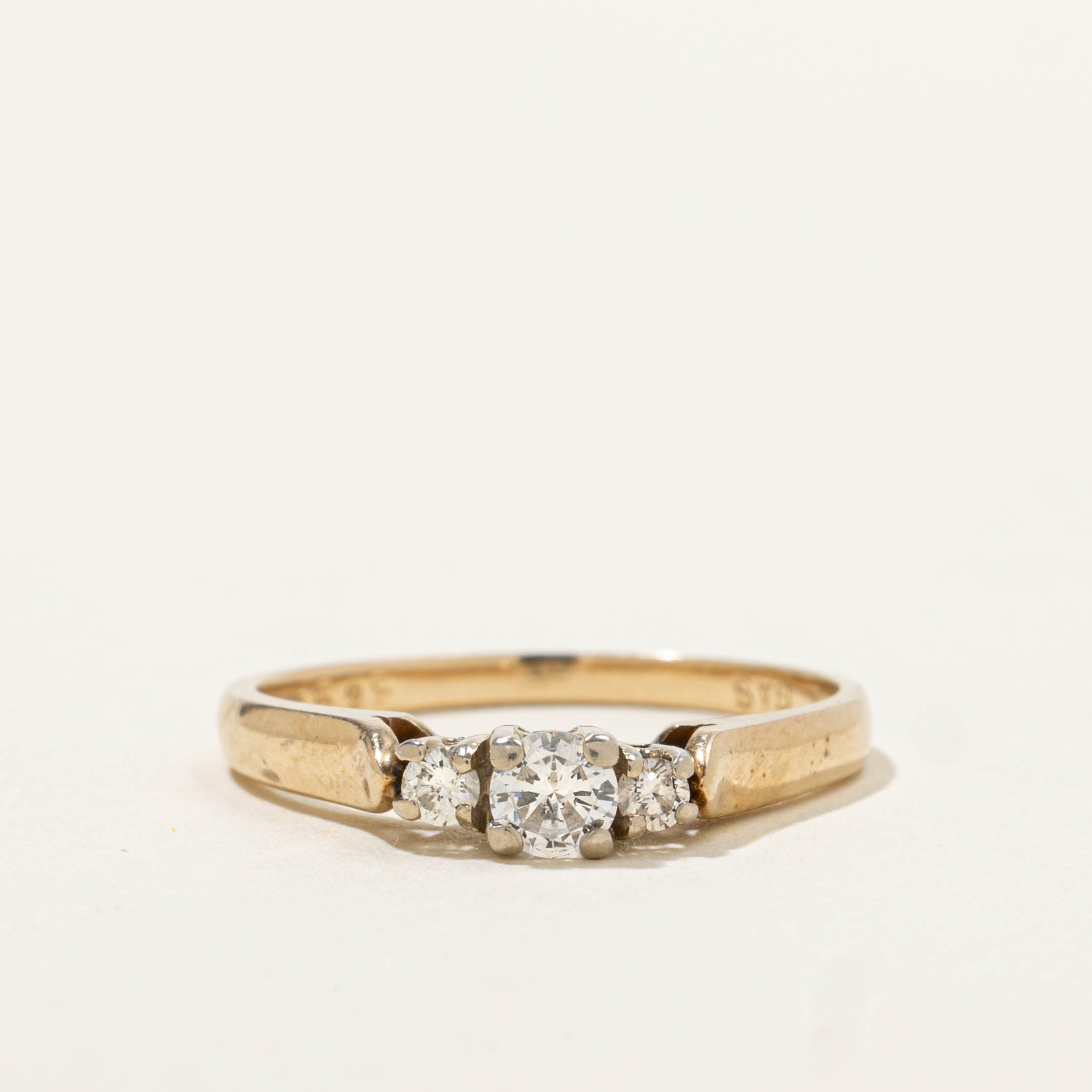 14k Three Stone Diamond Ring | SZ 6.75