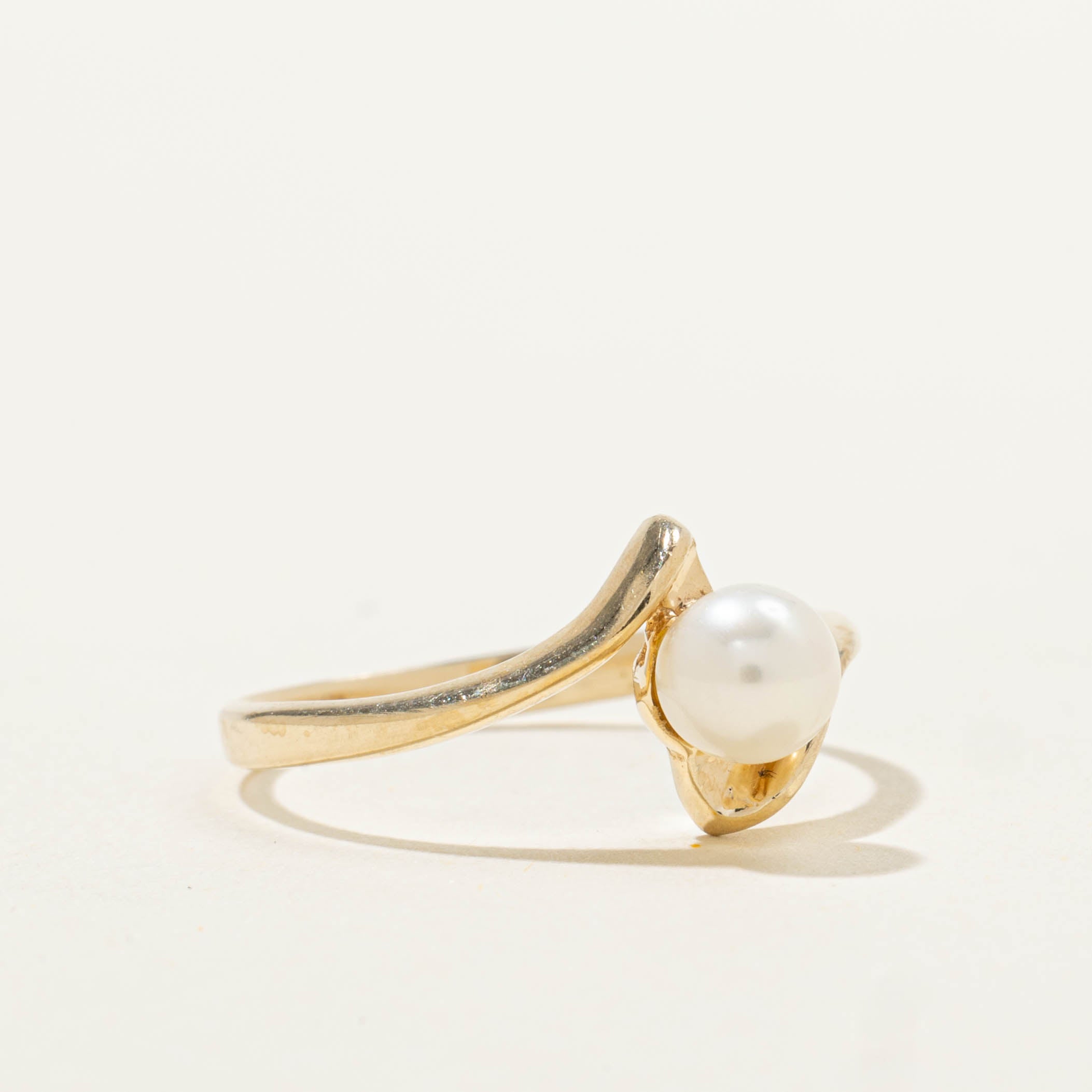 10k Pearl Bypass Ring | SZ 6.5