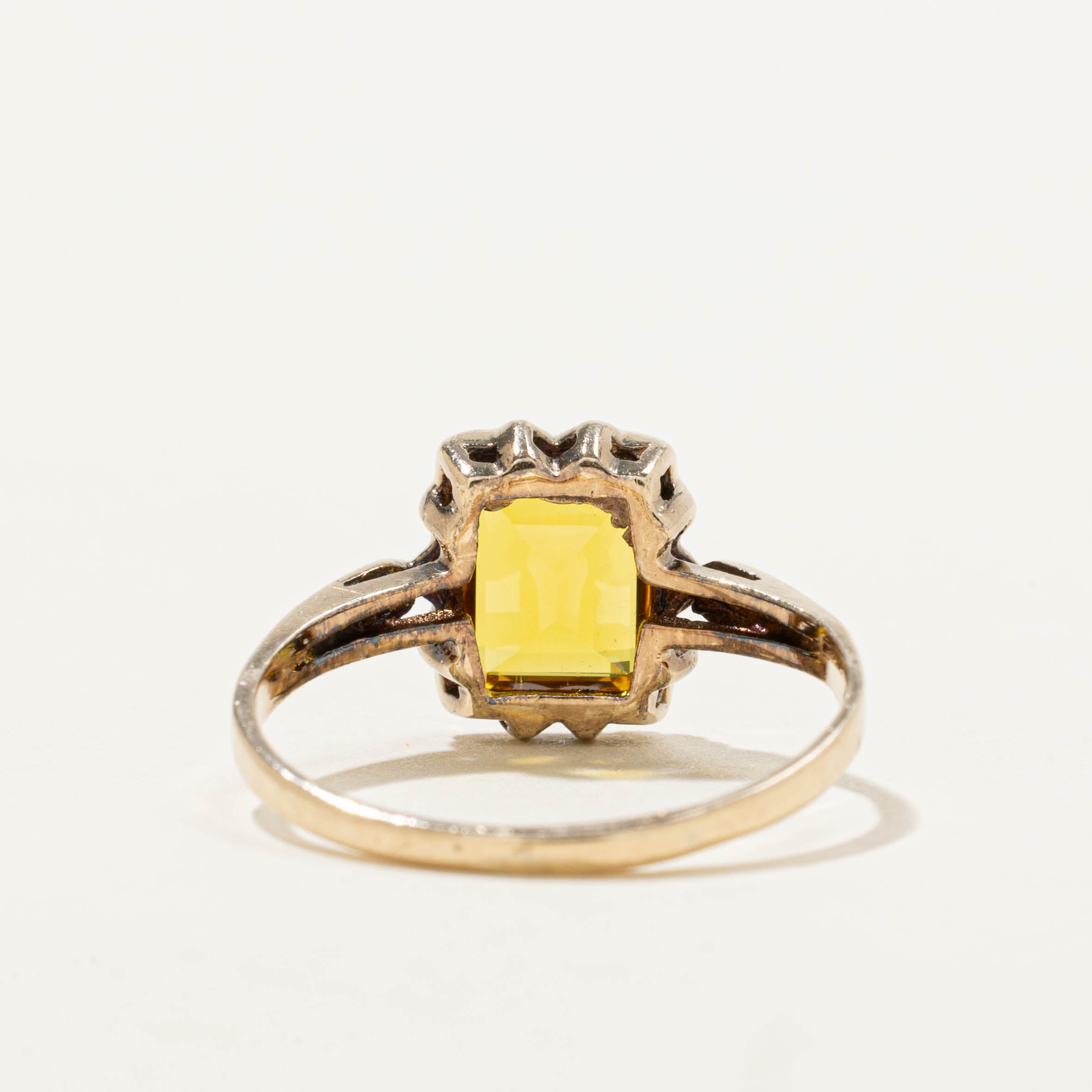 9k Synthetic Sapphire Scalloped Ring | SZ 6.5