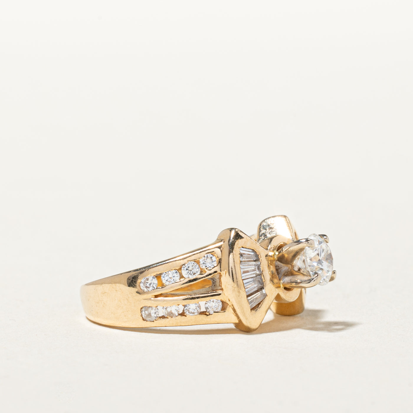 14k Diamond Channel Set Accented Bow Ring | 0.35 VS2 H/I, 0.47ctw | SZ 4