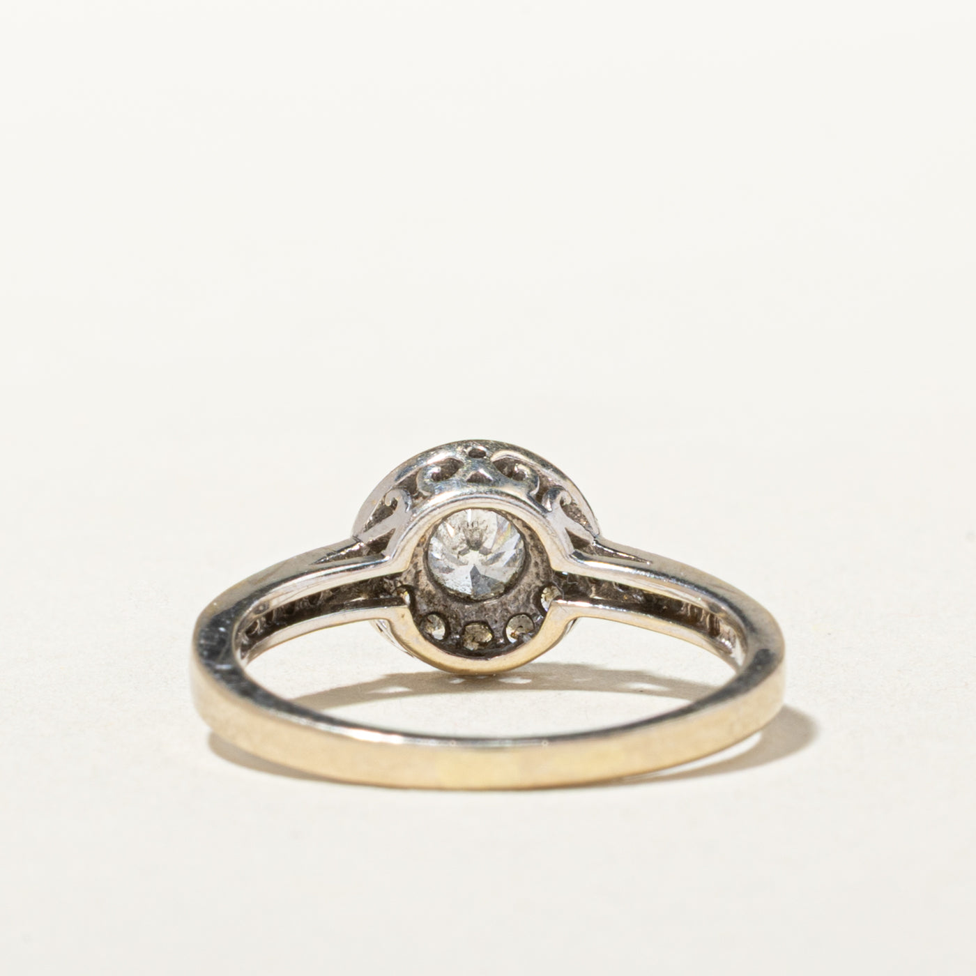 14k Bezel Set Diamond Halo Ring | 0.32ct I1 F/G, 0.26ctw | SZ 5.75