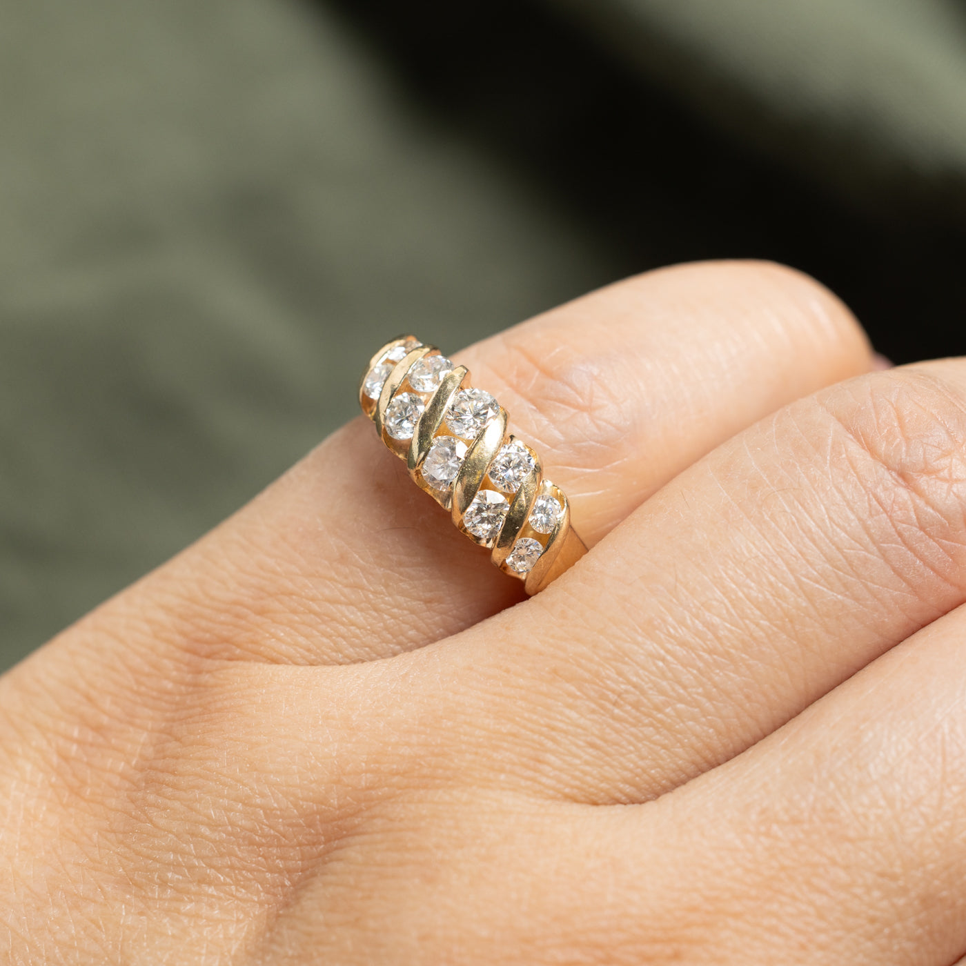 14k Multi Row Diagonal Diamond Grooved Ring | 0.95ctw | SZ 3.5
