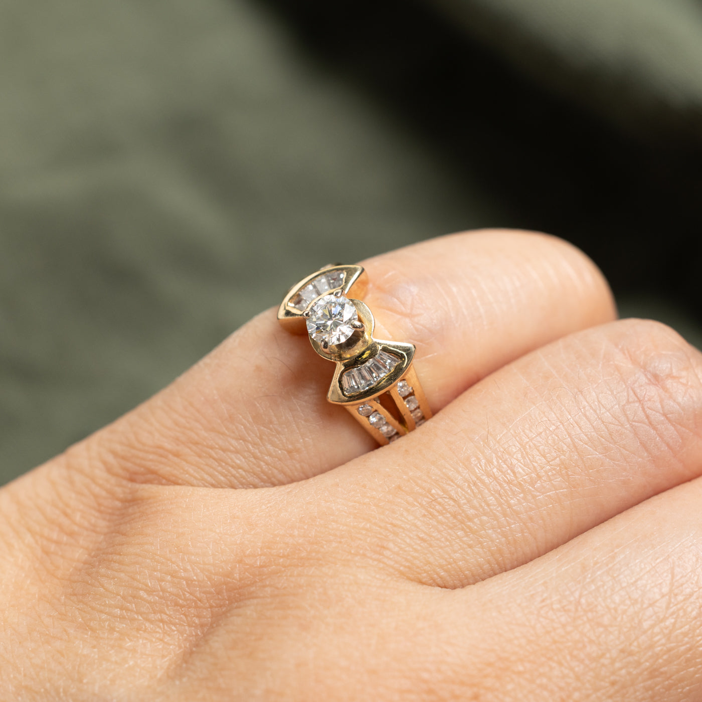 14k Diamond Channel Set Accented Bow Ring | 0.35 VS2 H/I, 0.47ctw | SZ 4