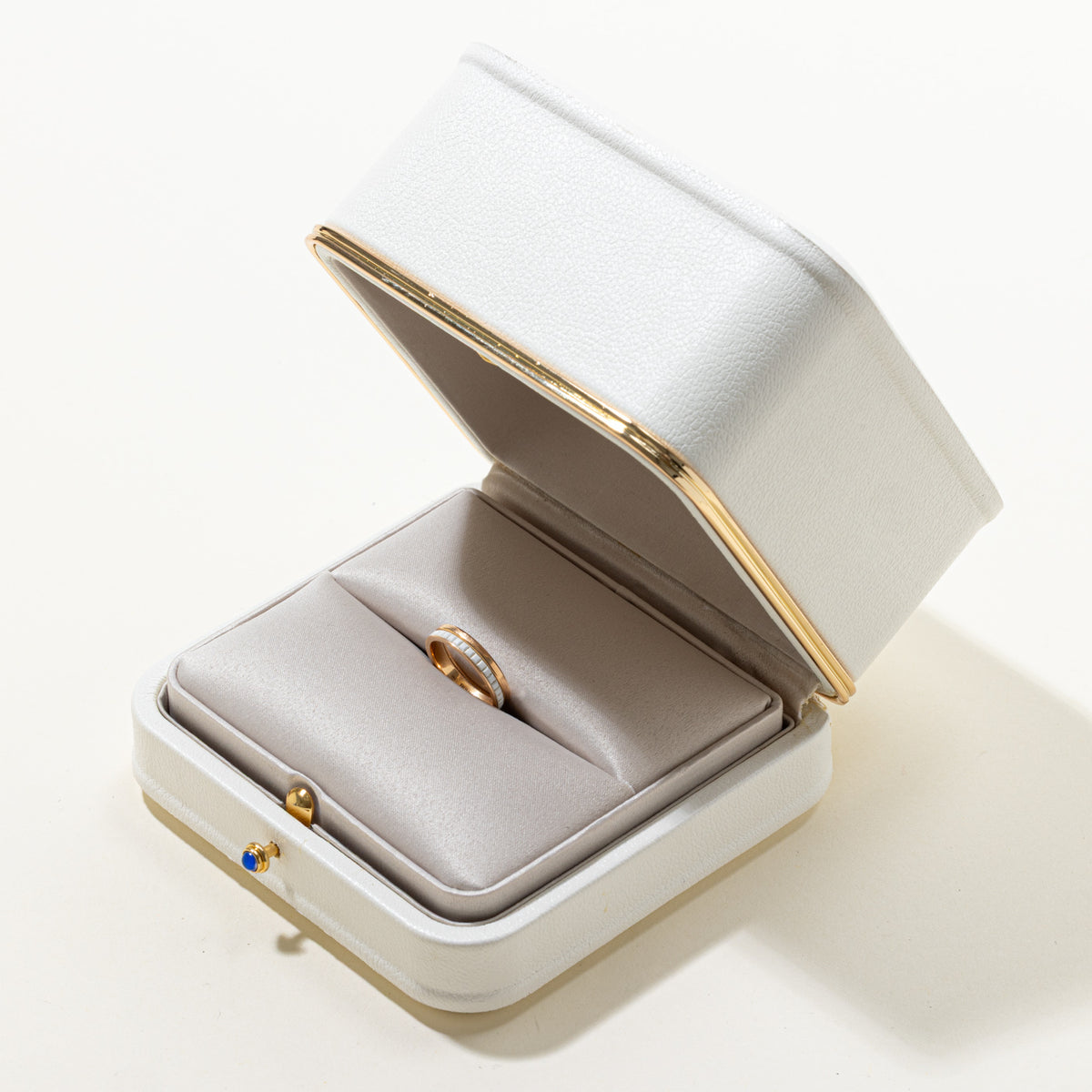 'Boucheron' Quatre White Edition 18k Wedding Band 18k  | 3.78mm | SZ 5.25