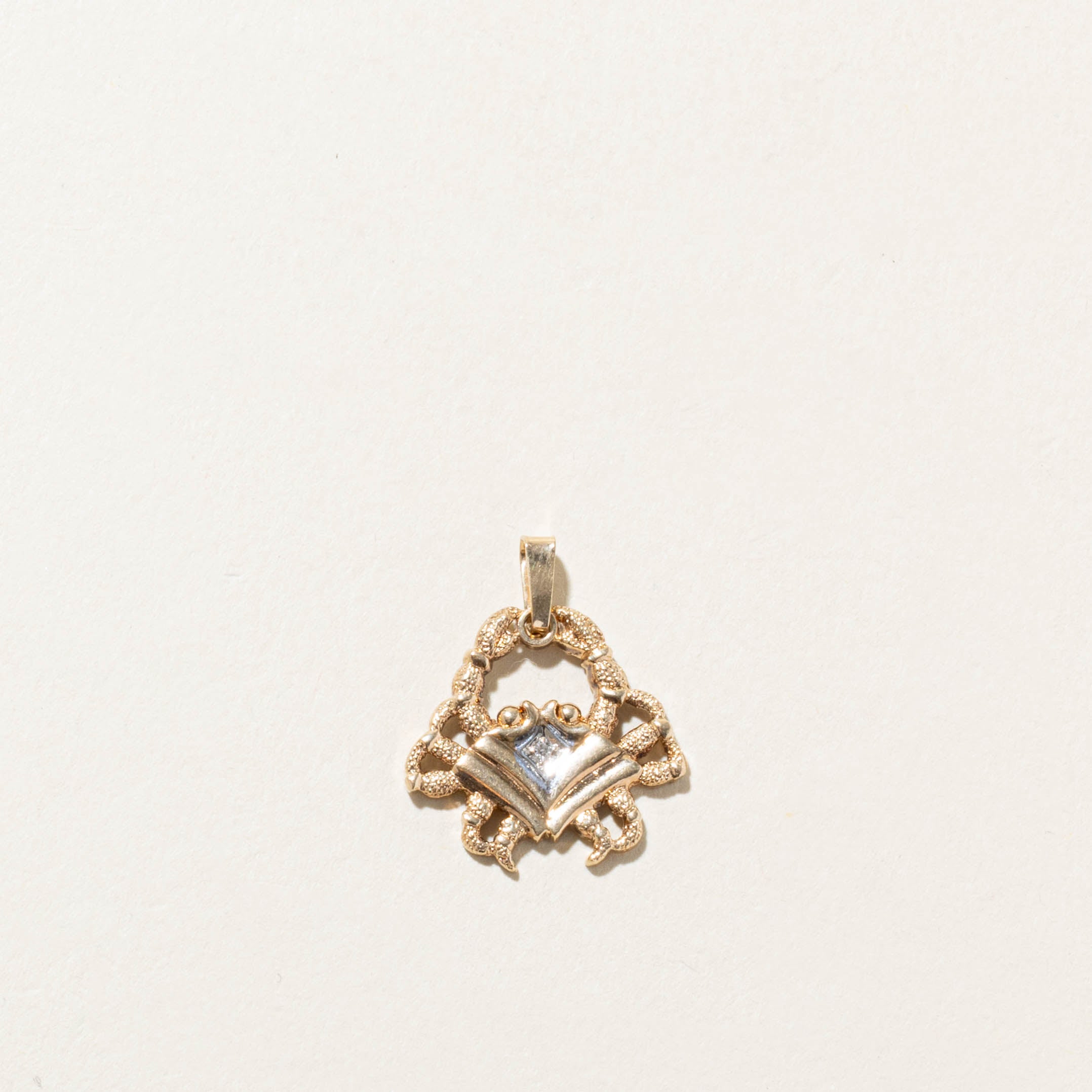 10k Cancer Zodiac Pendant