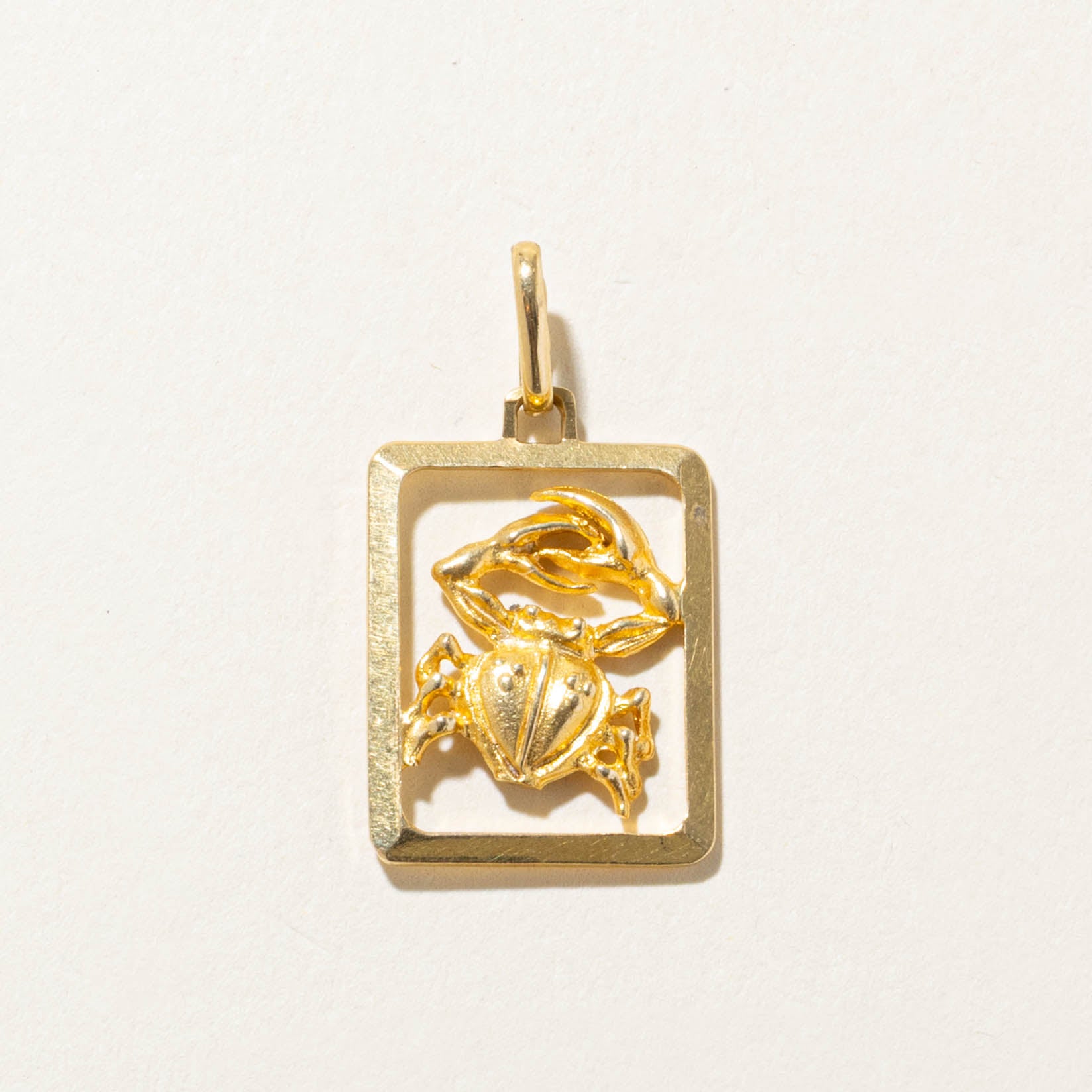 Vintage Italian 18k Cancer Zodiac Pendant