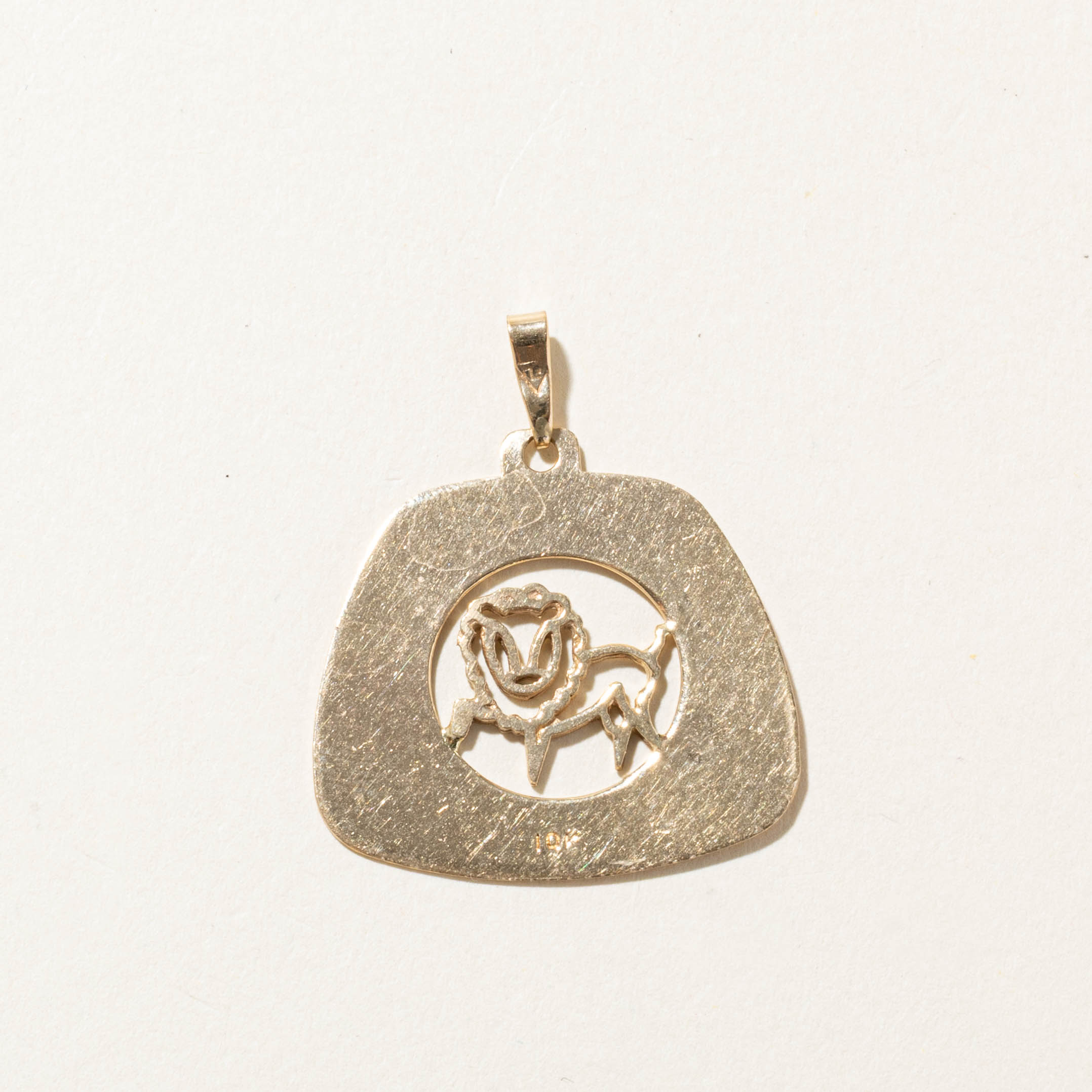 10k Leo Zodiac Pendant