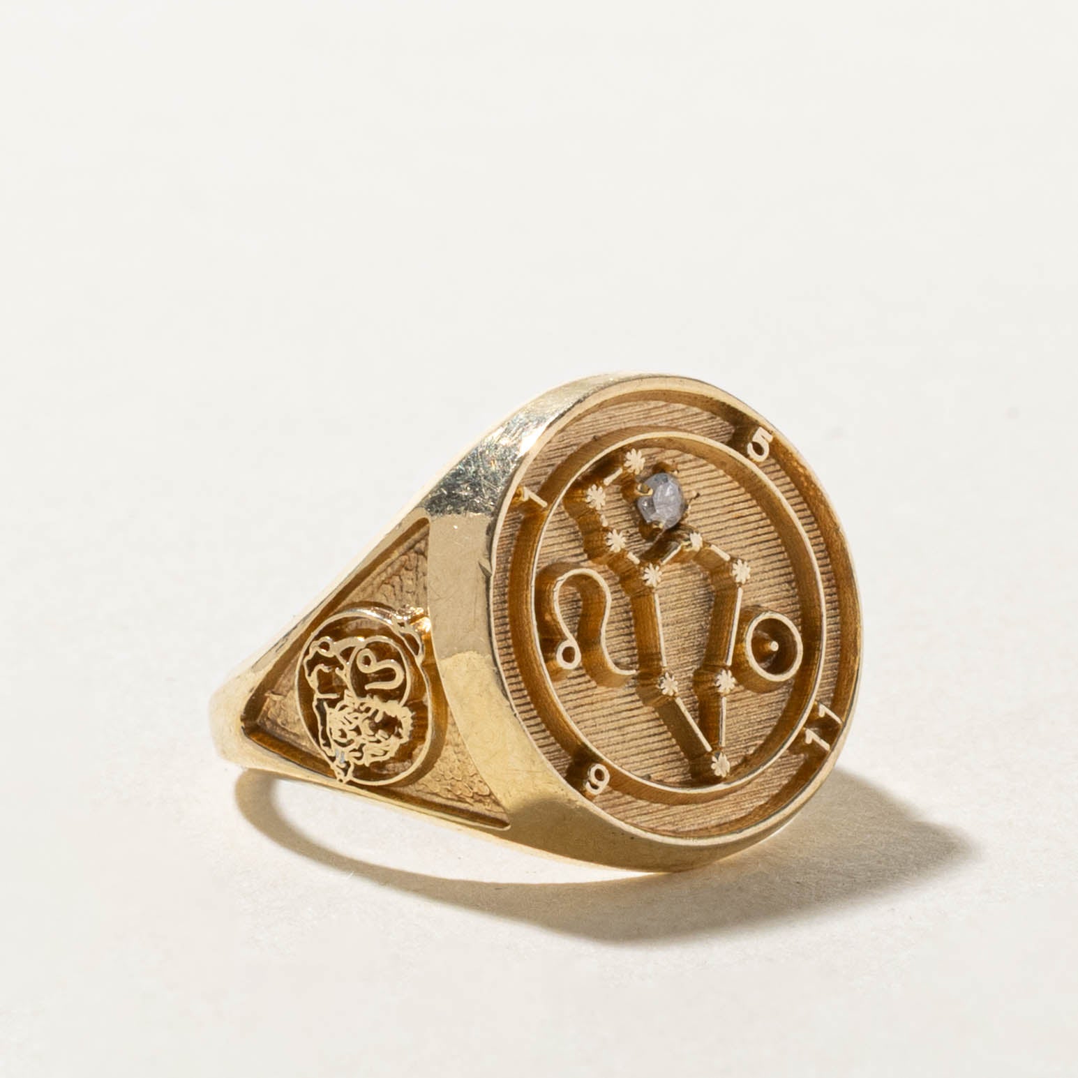 10k Diamond Leo Zodiac Signet Ring | SZ 6