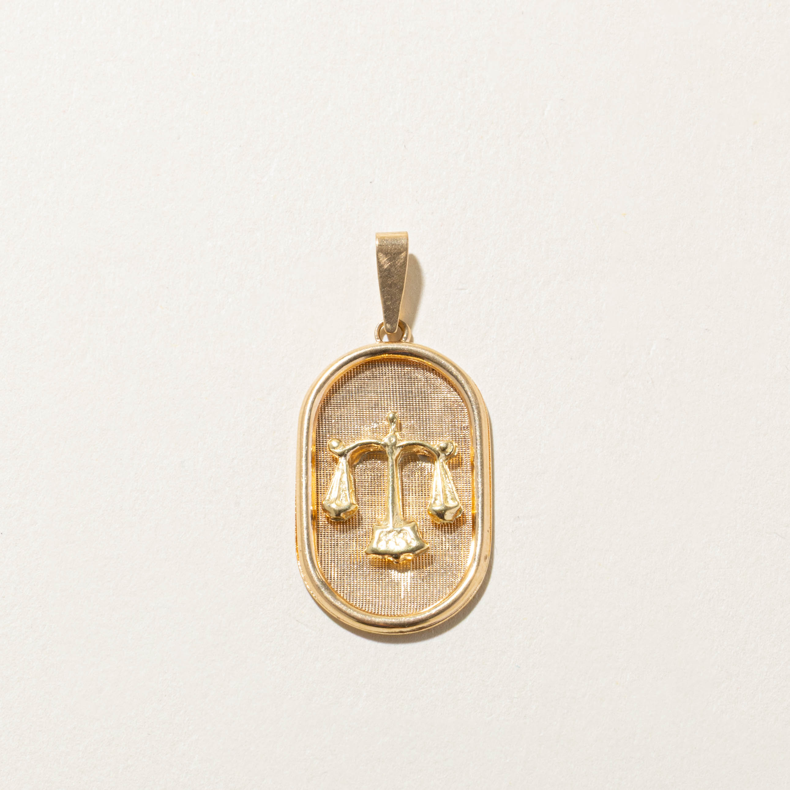 Italian 18k Libra Zodiac Pendant