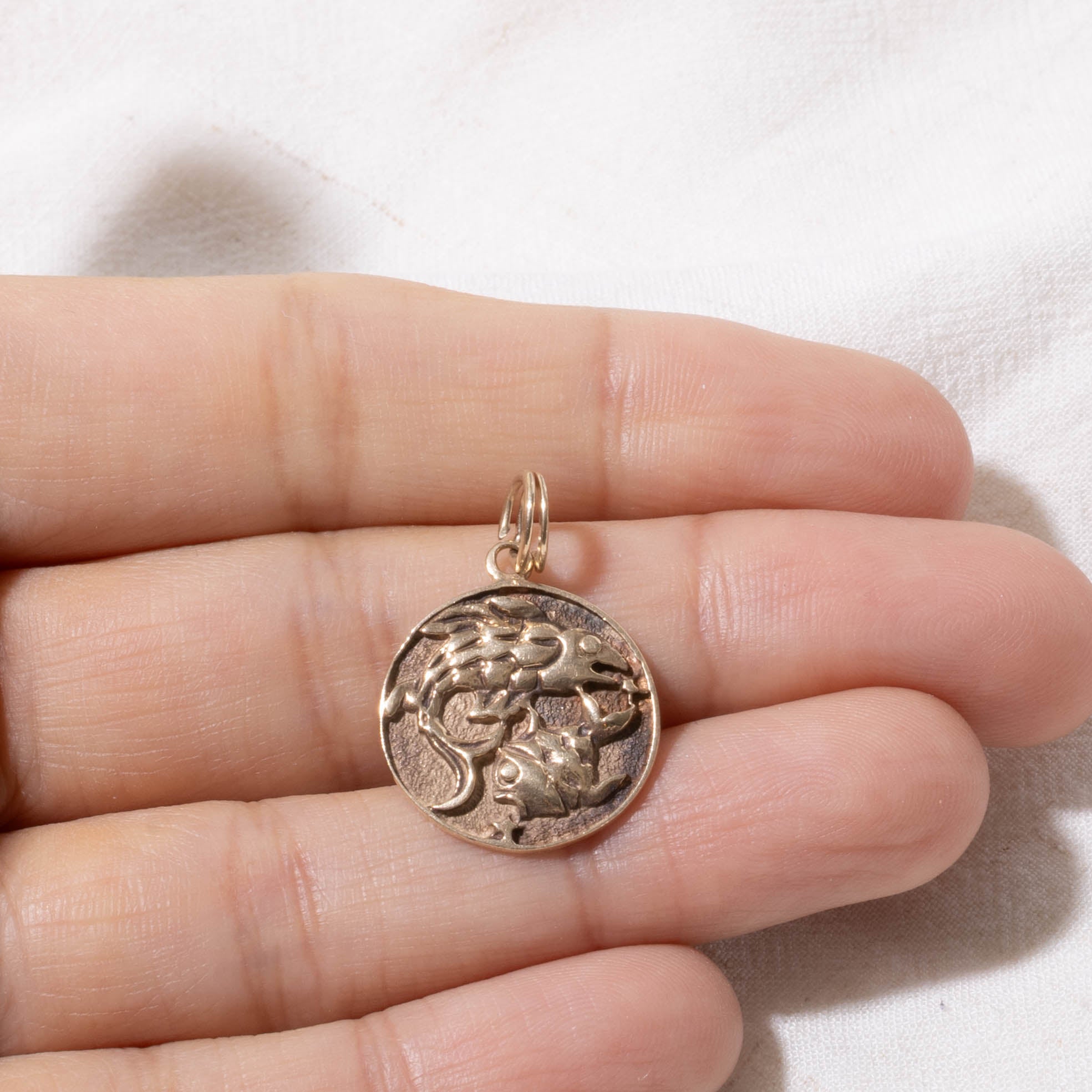 10k Pisces Zodiac Pendant