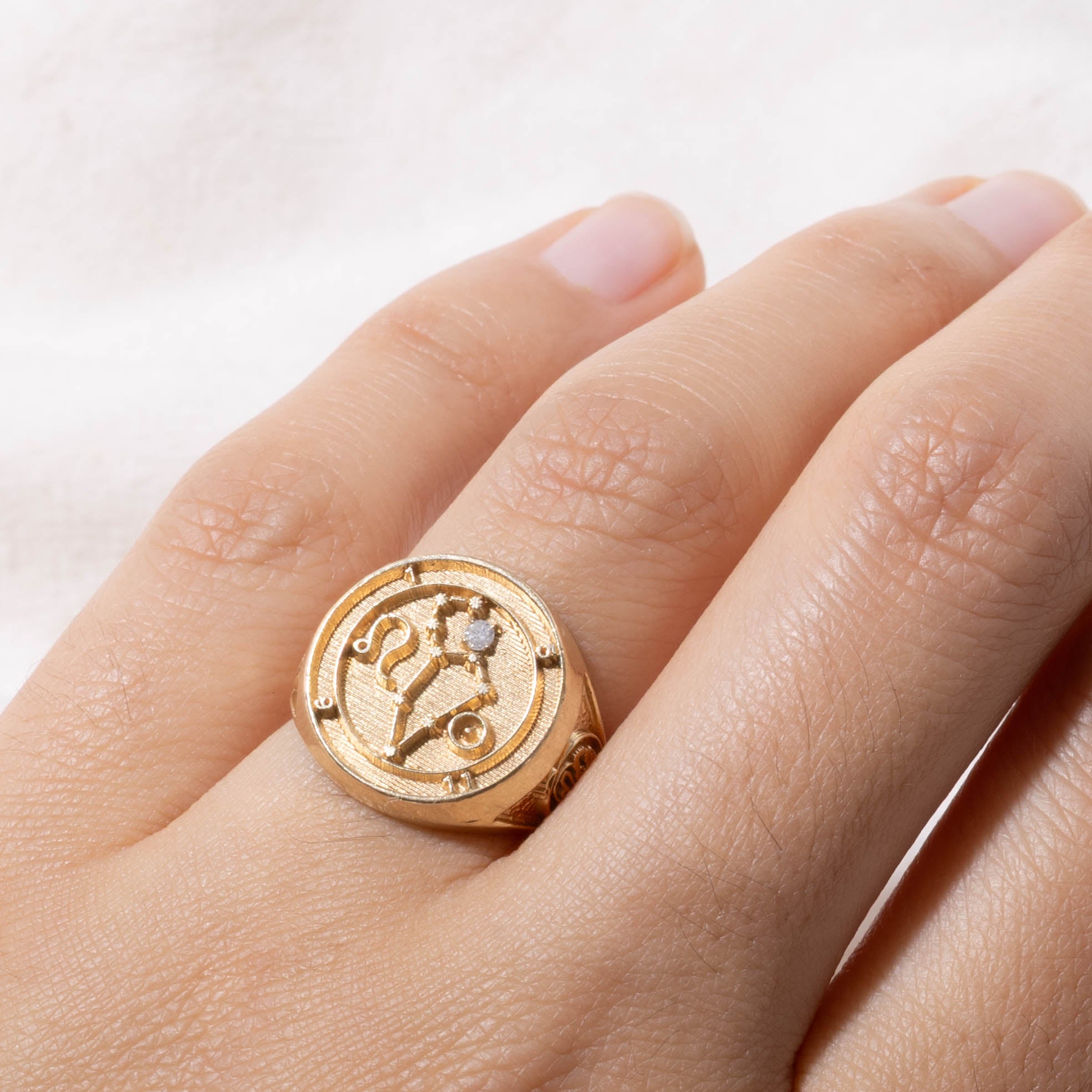 10k Diamond Leo Zodiac Signet Ring | SZ 6