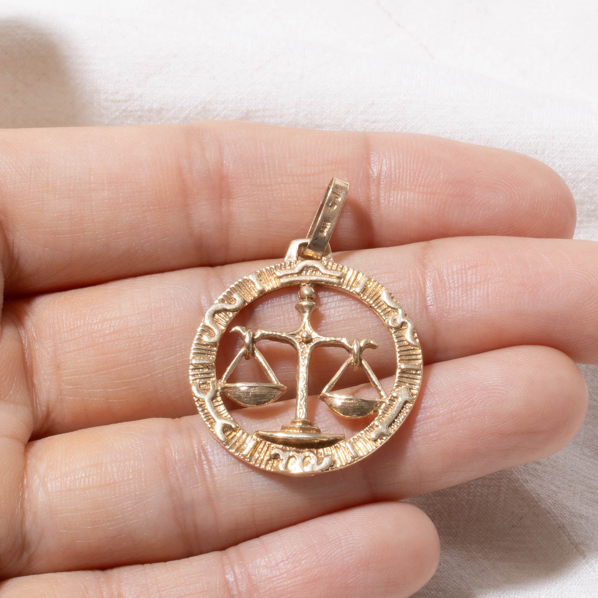 10k Libra Zodiac Pendant