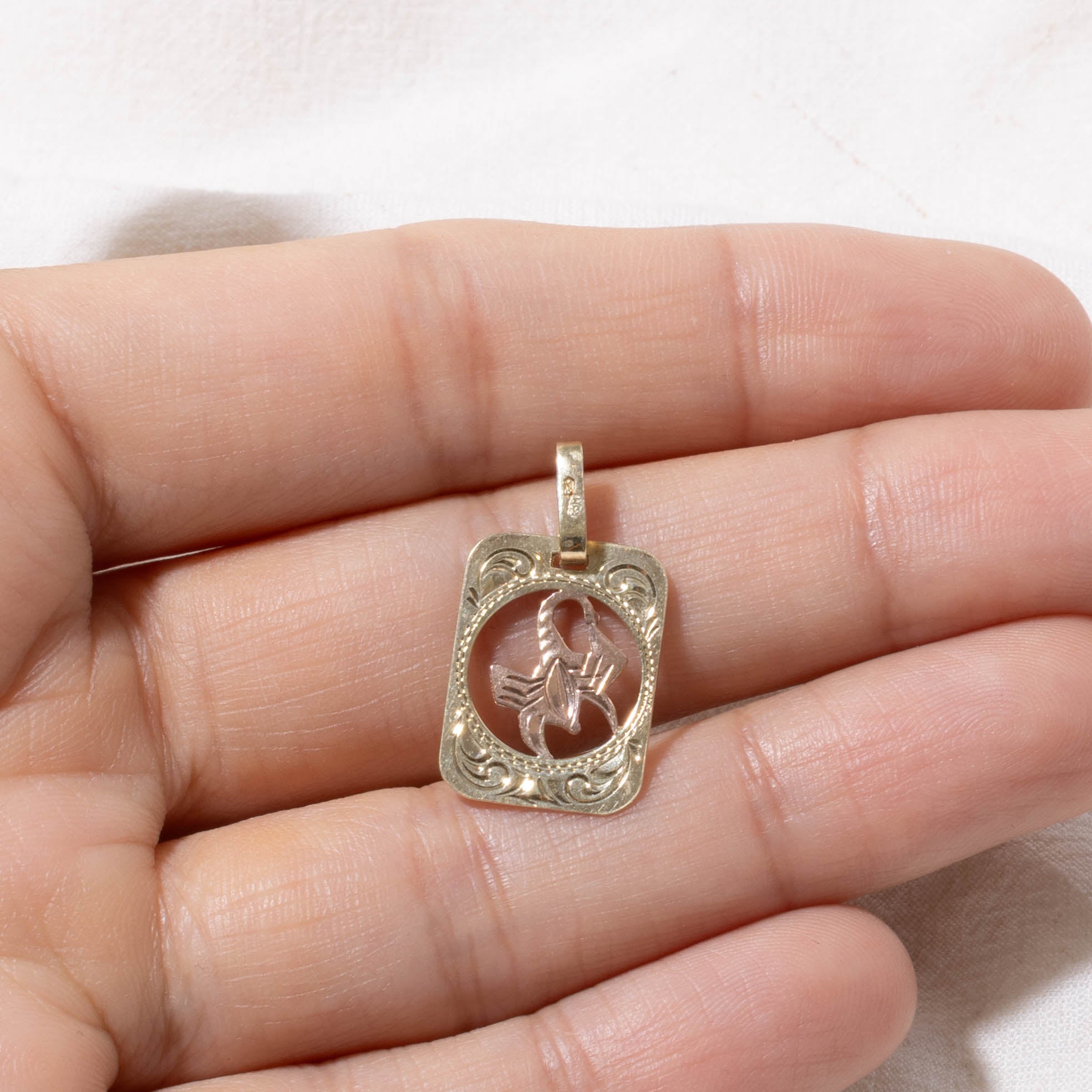 10k Scorpio Zodiac Charm