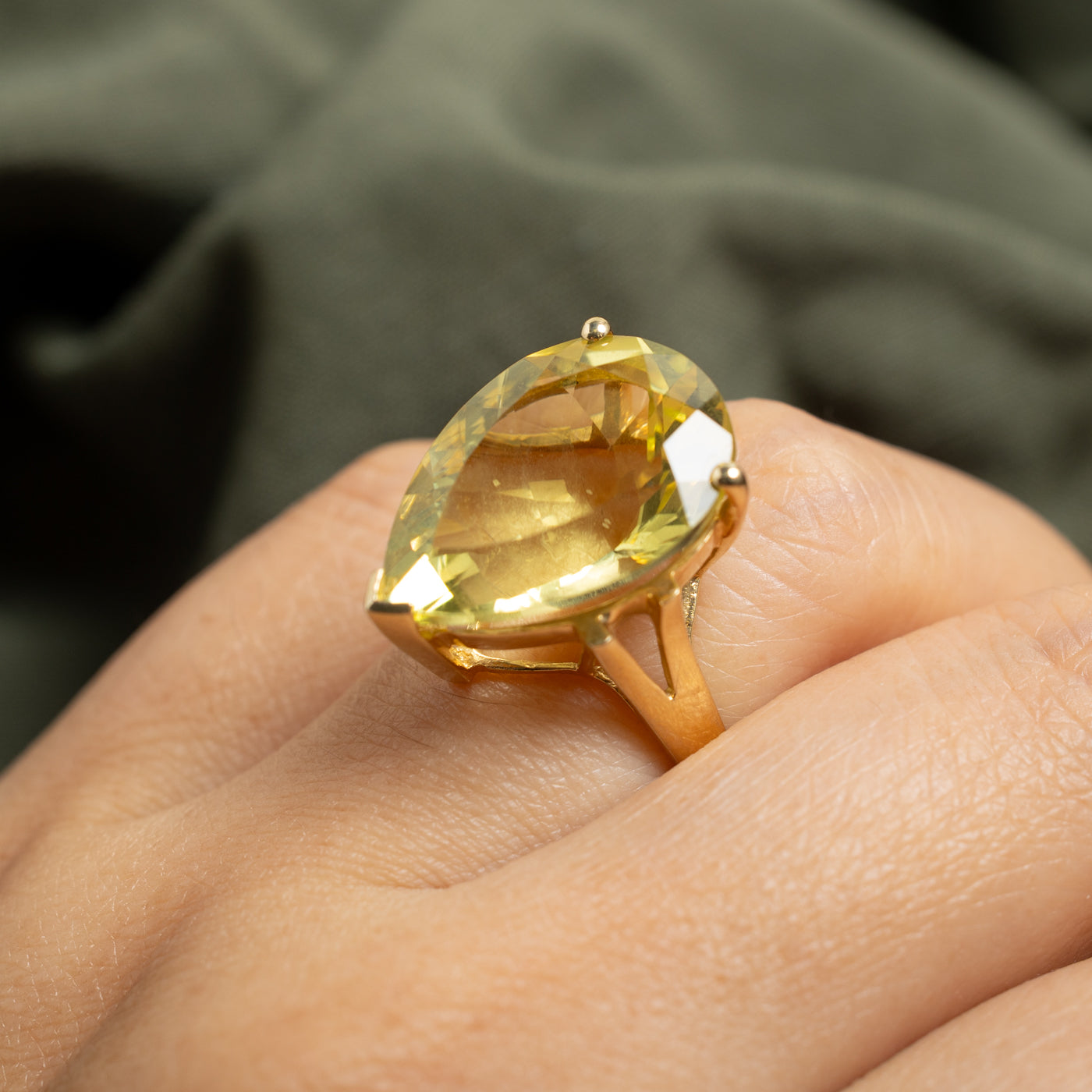 14k Solitaire Pear Cut Lemon Quartz Cocktail Ring | 15.35ct | SZ 7