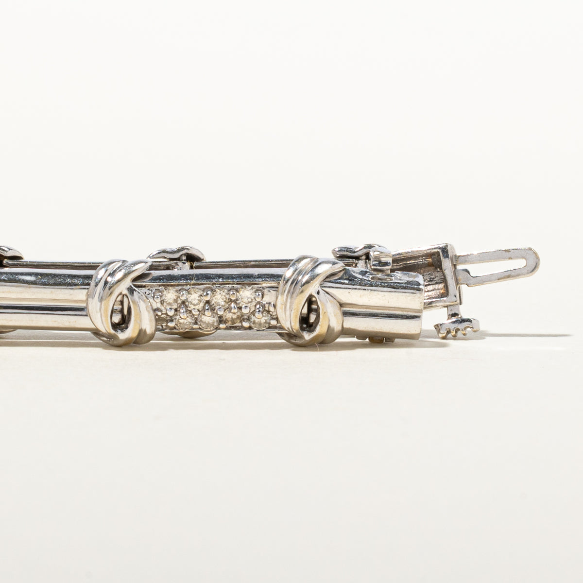 14k Diamond Accented Grooved Bracelet | 1.08ctw | 7"