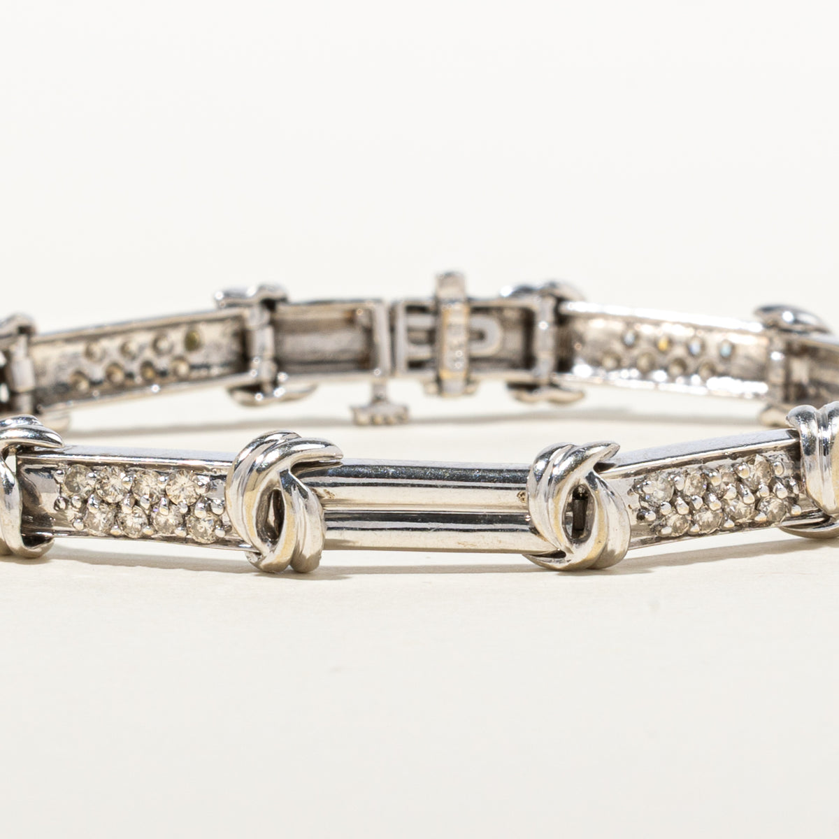 14k Diamond Accented Grooved Bracelet | 1.08ctw | 7"