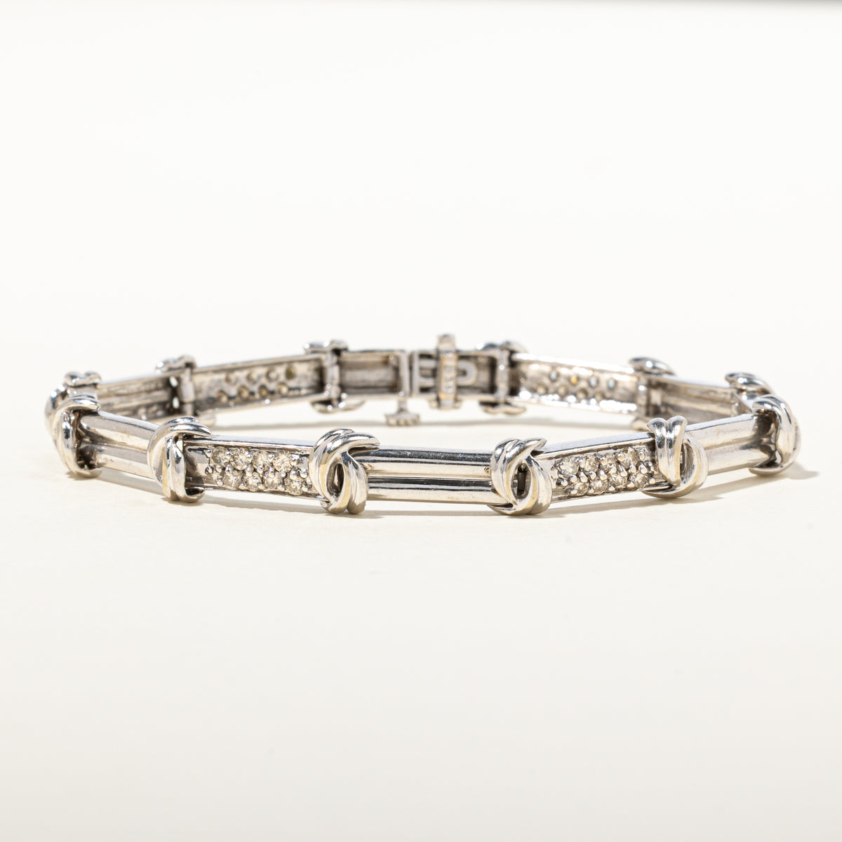 14k Diamond Accented Grooved Bracelet | 1.08ctw | 7"