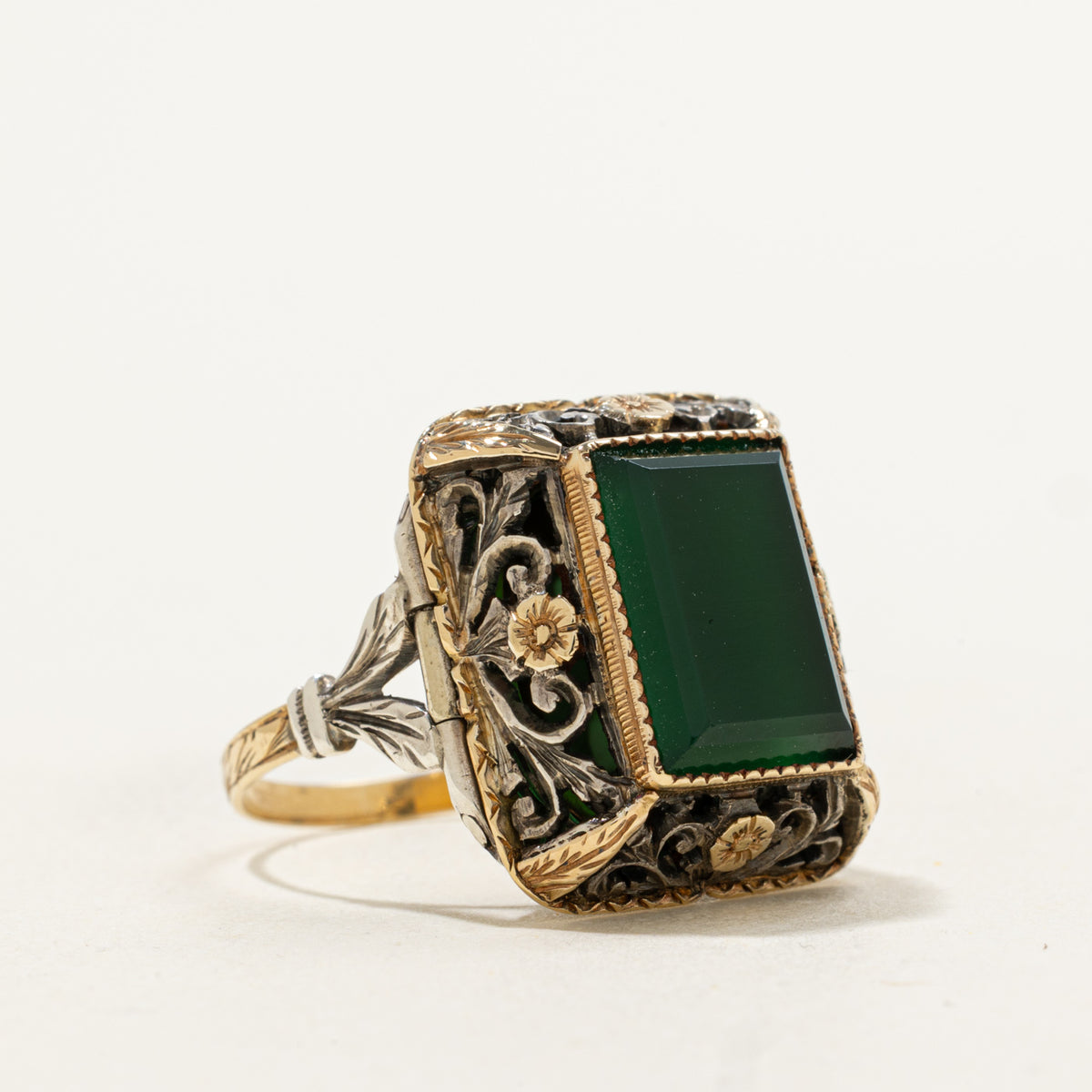 Late Victorian 18k & Silver Chrysoprase Sentimental Compartment Ring | SZ 7.5