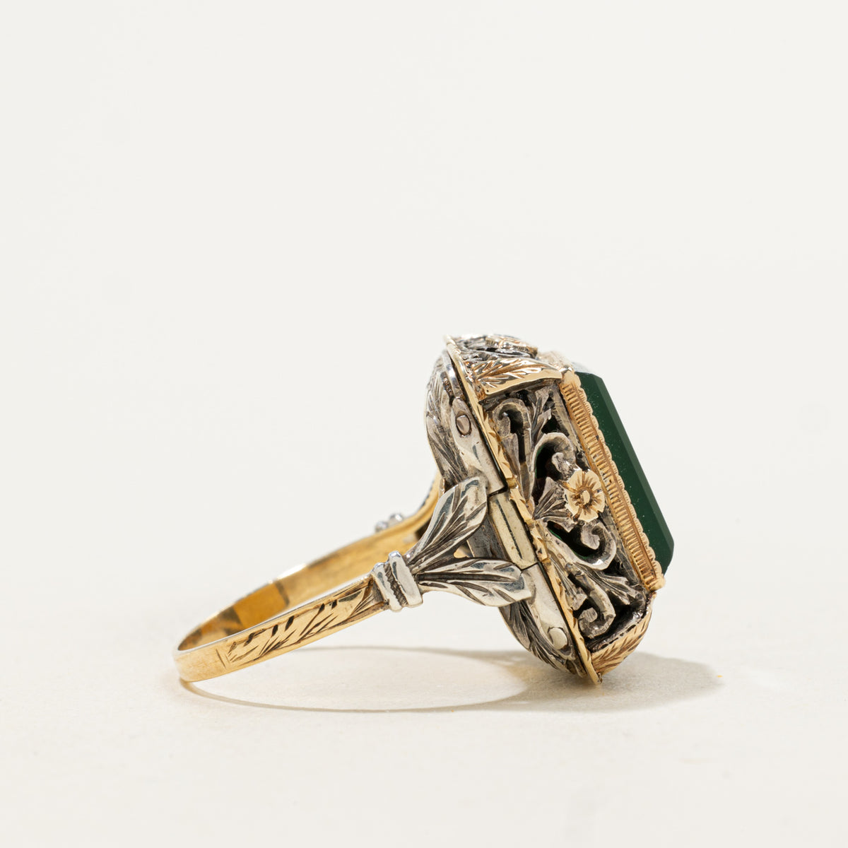 Late Victorian 18k & Silver Chrysoprase Sentimental Compartment Ring | SZ 7.5